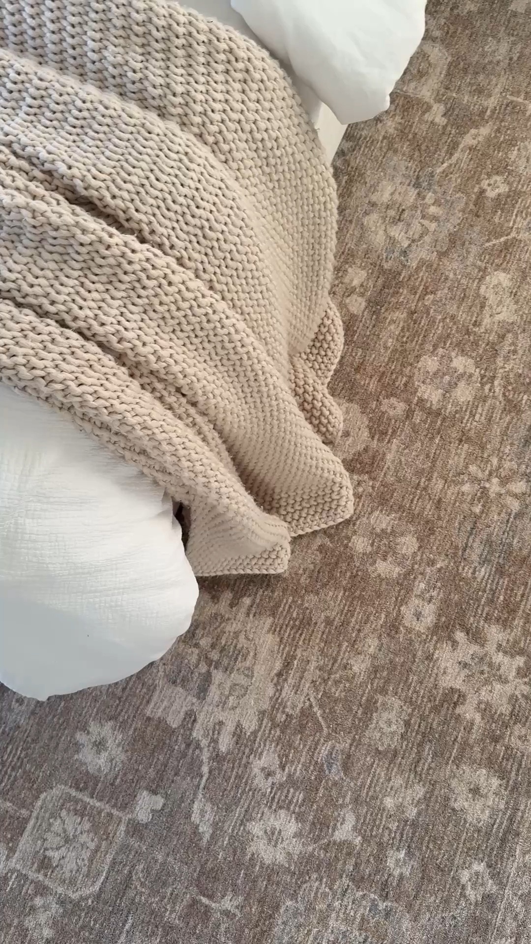 Here’s a peep at our new bedroom rug. It’s perfection 😍

#LTKHome