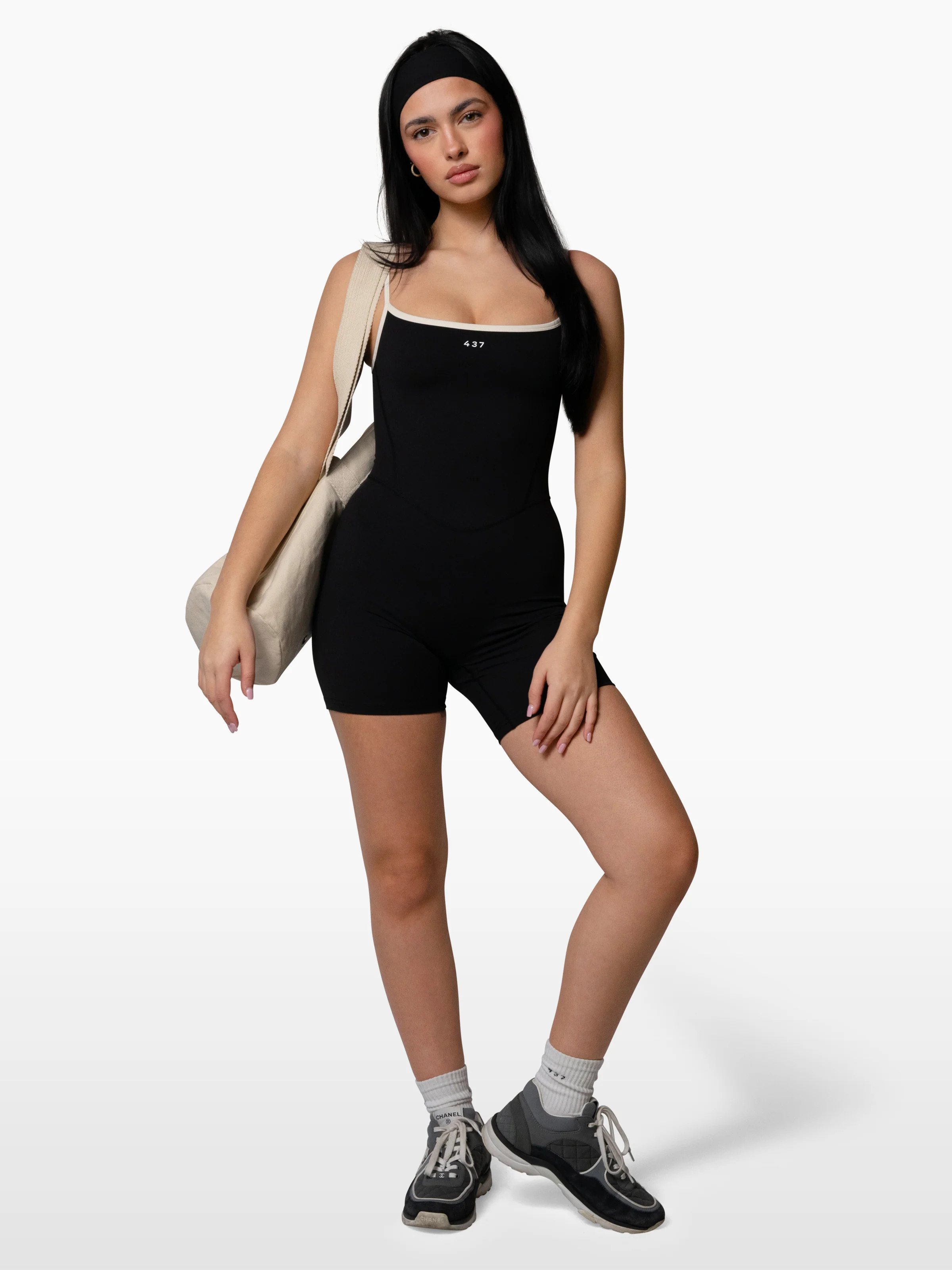 The Shorts Onesie / Black-Crème | 437