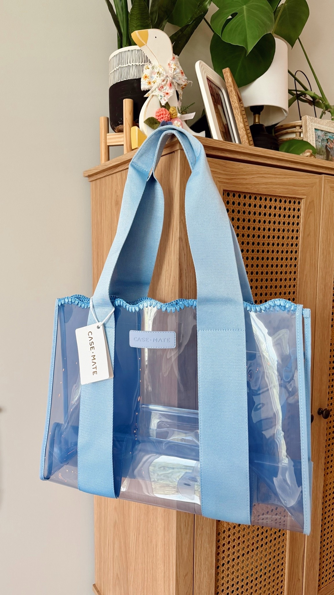 obsessed with my new jelly tote 💙perfect for pool days this summer!

#LTKdayinmylife #LTKSwim #LTKHome