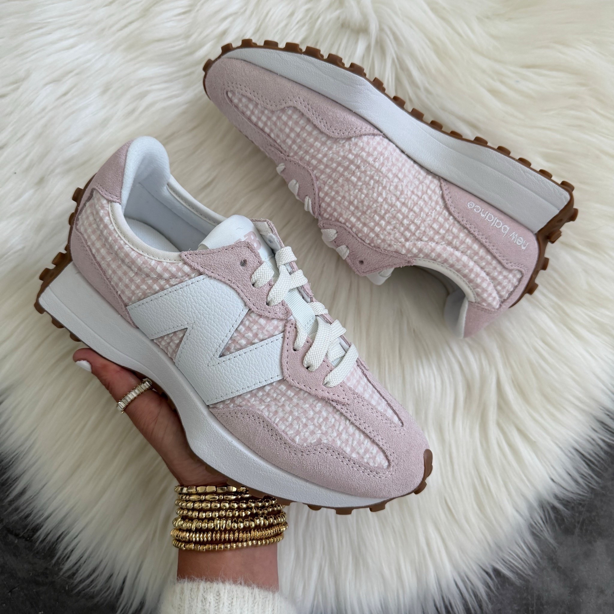 New balance 327 pink gingham sneakers runs true to size. Stone pink with nb 103 white