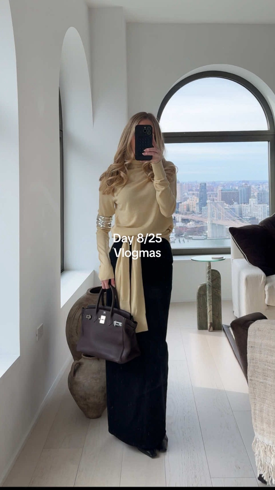 Monday look of the day to work at our store in Soho

#LTKgrwm #LTKootd #LTKHoliday