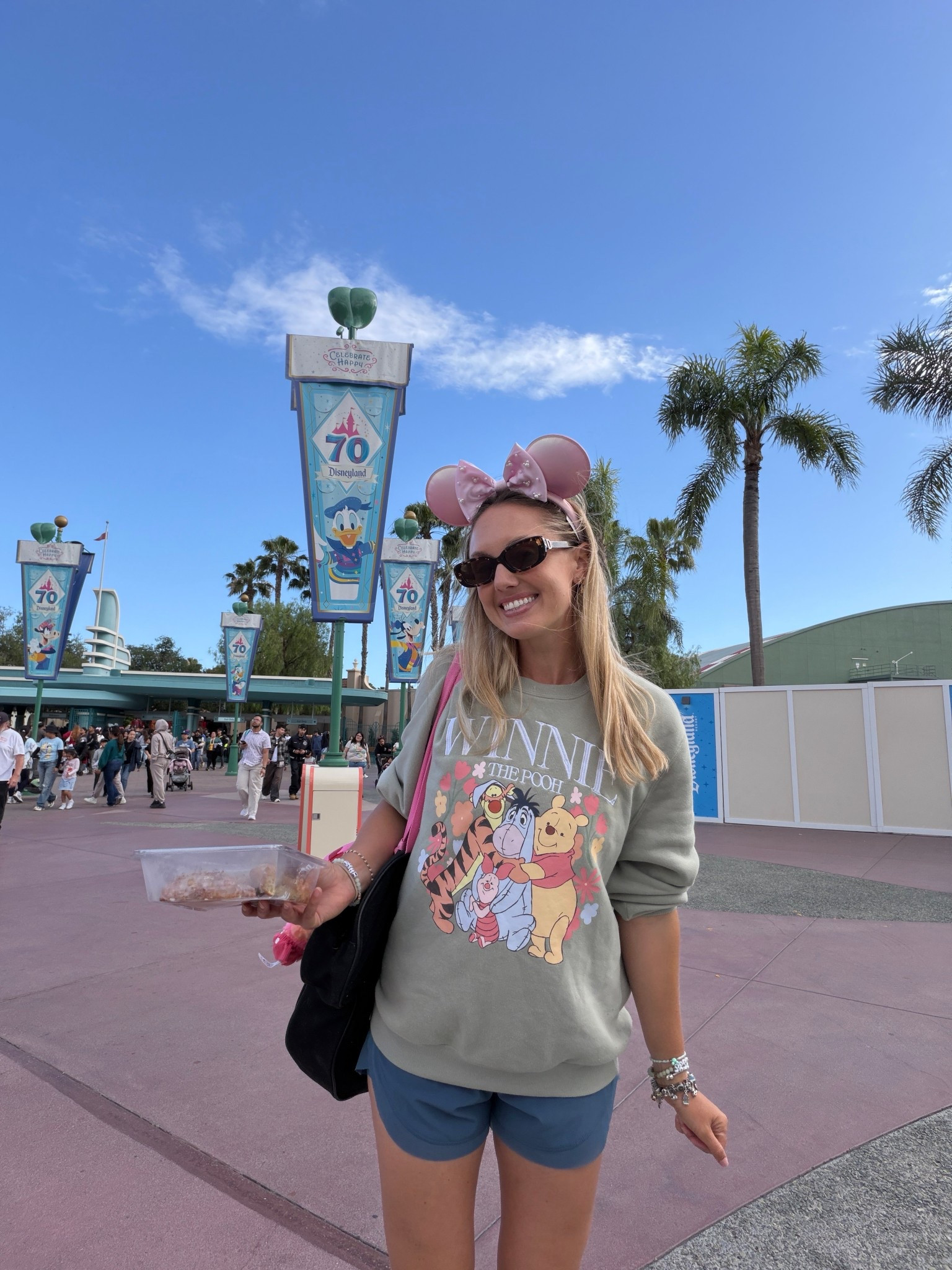 One more content day before Orlando called for a comfy fit 🥰 love these shorts from Lulu, and always sporting the sunnies from Diff 👏

#LTKActive #LTKSeasonal #LTKootd