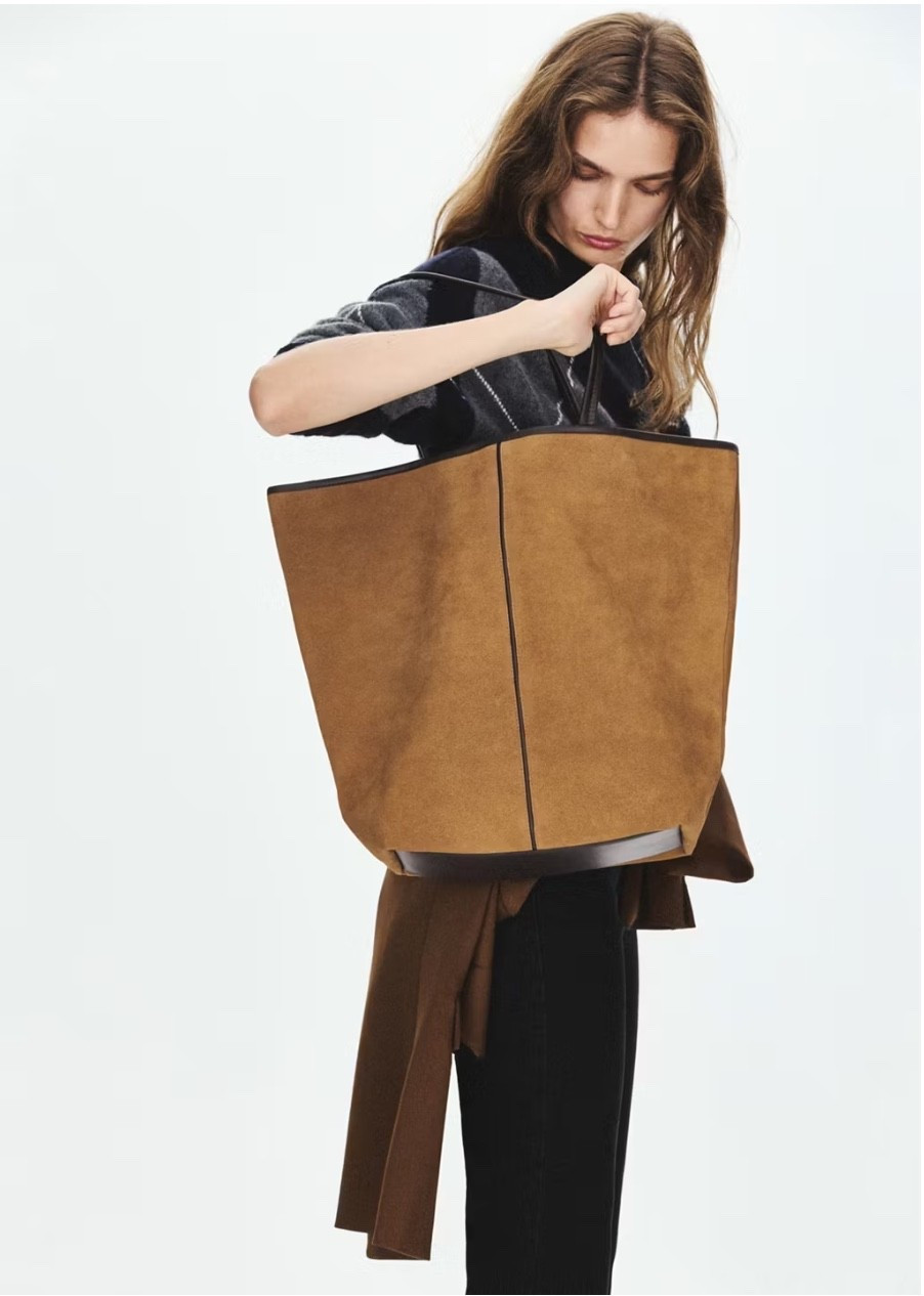 Chic fall tote.