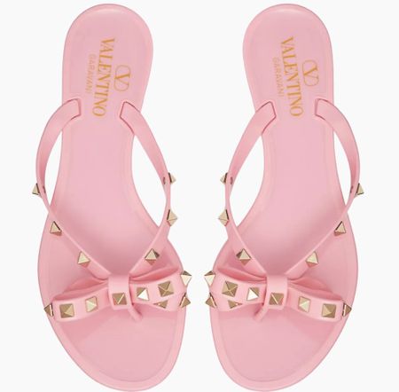 My most loved pool flip flop! For years now!! And it’s back in PINK! Get them while they last because the pink is very far and few and they sell out really fast🌸 They run TTS. 

#LTKshoecrush #LTKswim #LTKSeasonal