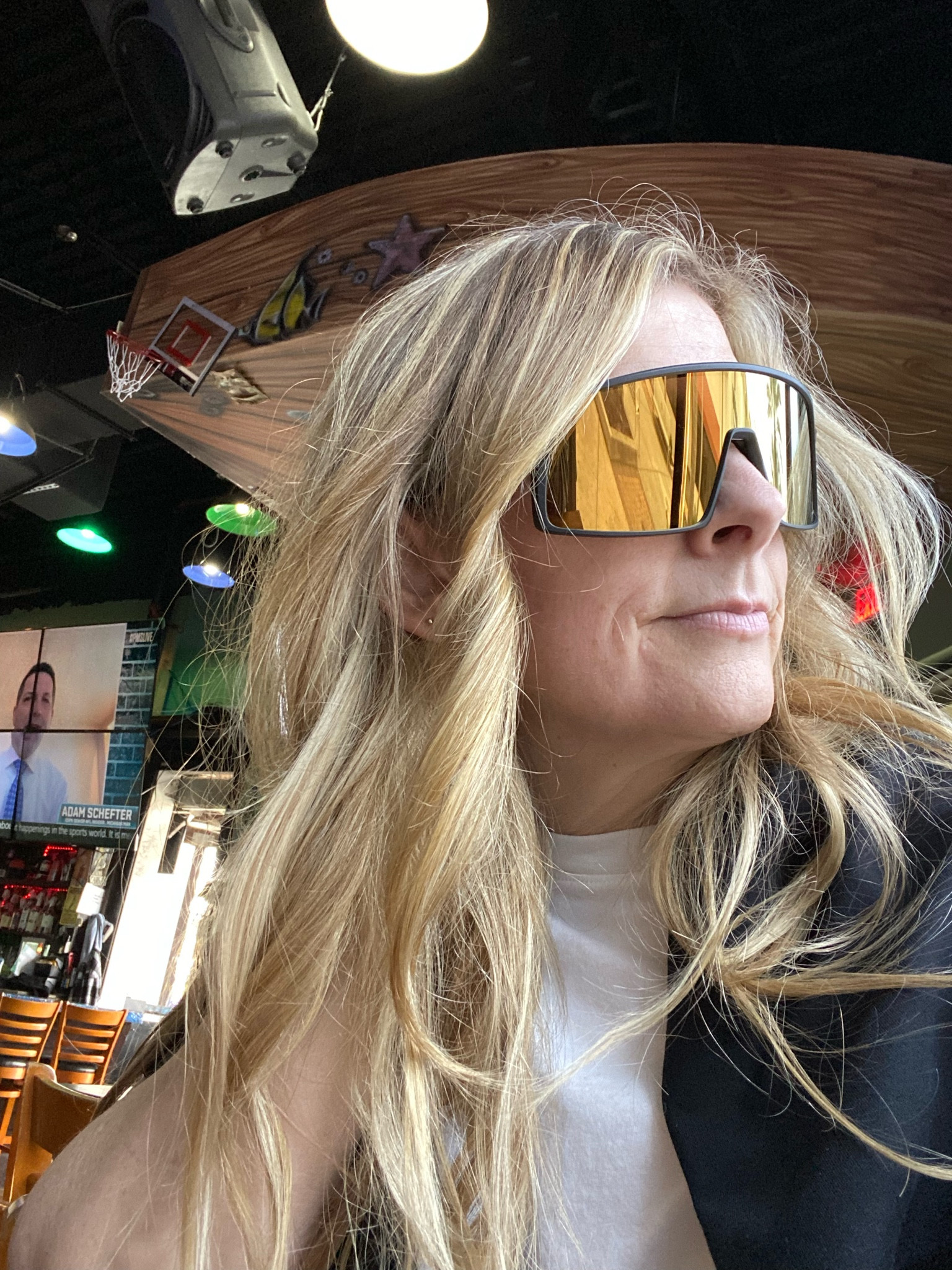 Sharing today’s look for a casual errand + lunch day with my bff. I feel my best in a t-shirt, sweatshirt, jeans, and a good pair of shades.⭐️

#LTKover40 #LTKtravel #LTKstyletip