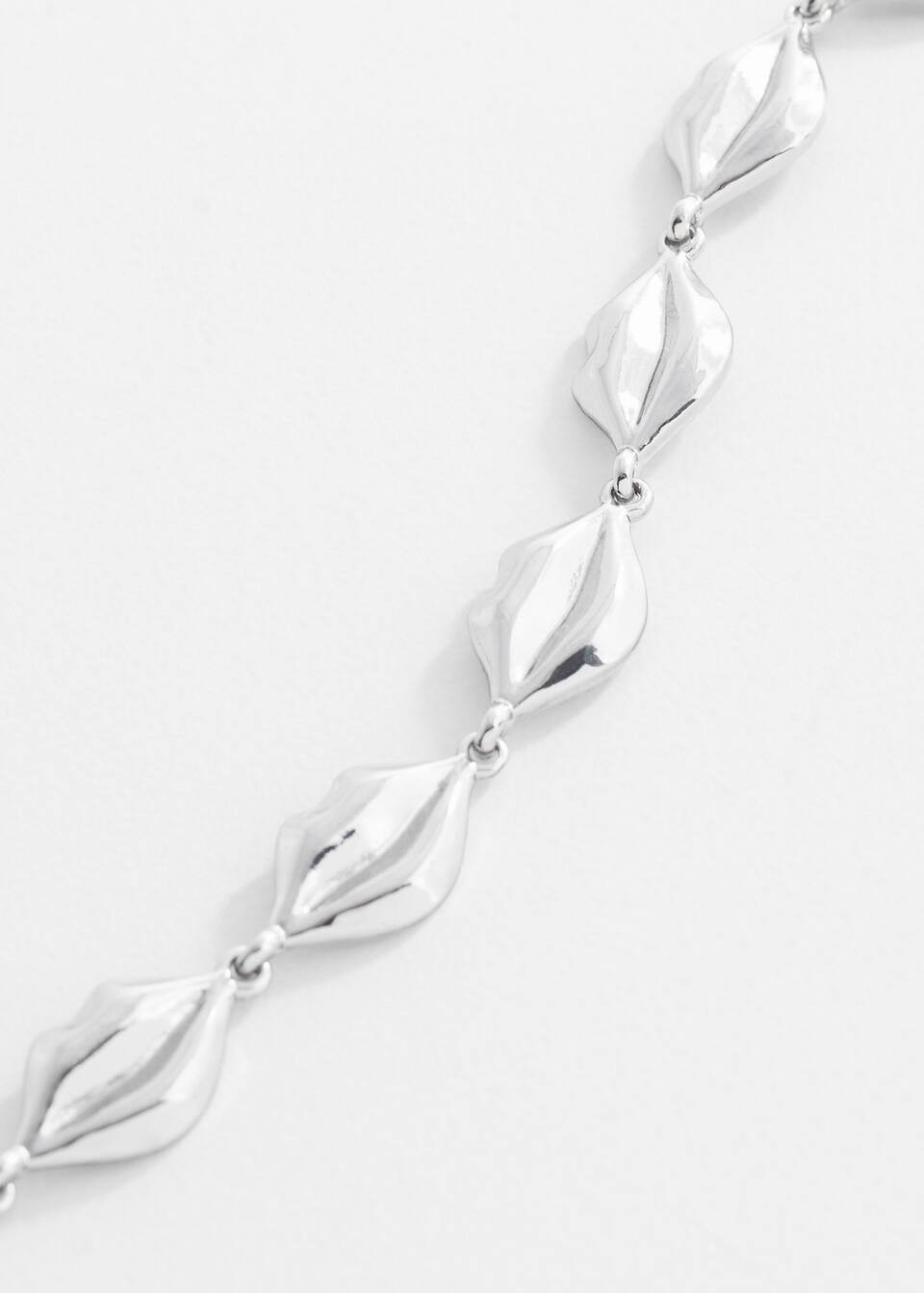 Lips necklace -  Women | Mango USA | MANGO (US)