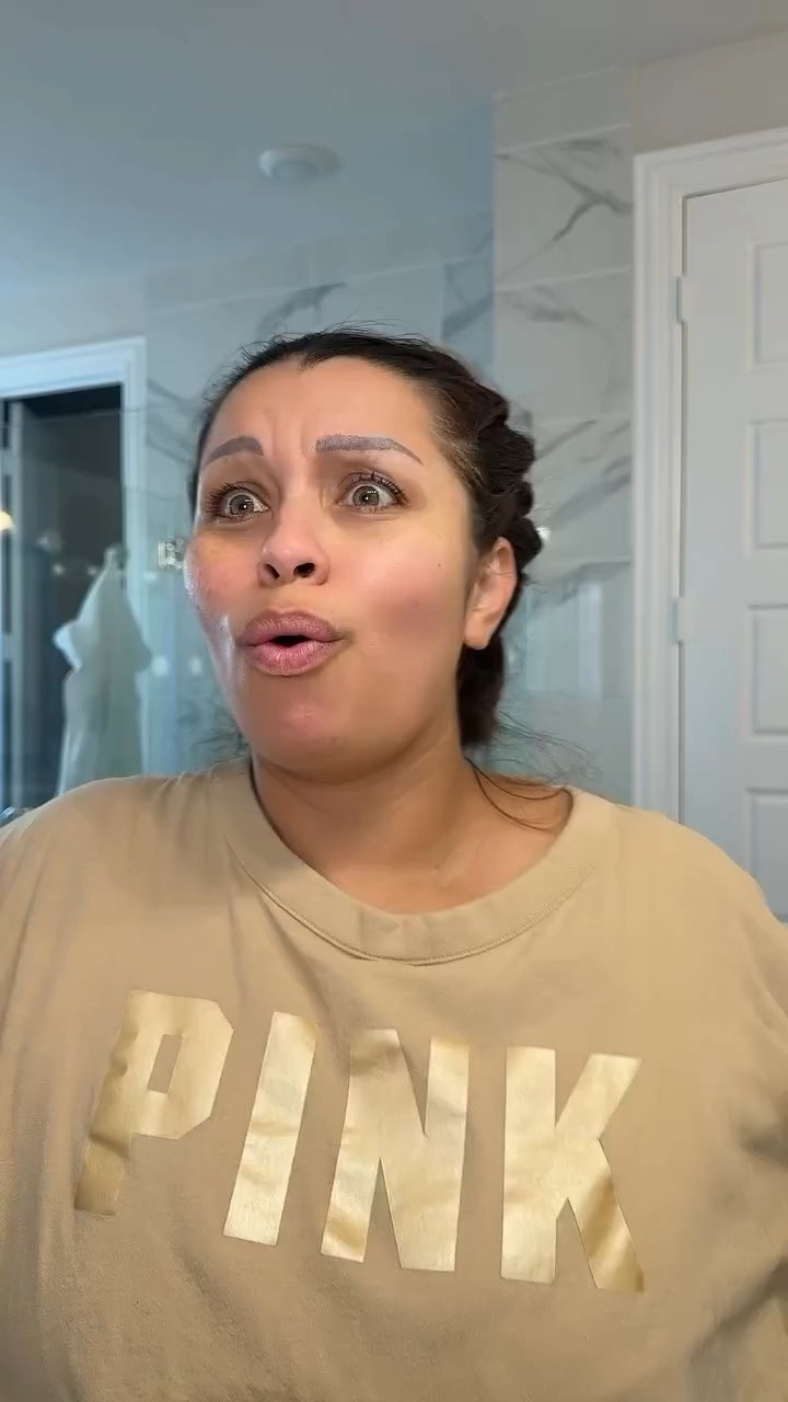 Makeup 💄 
@armanibeauty @rarebeauty @lorealparis @tartecosmetics @elfcosmetics @merit @hudabeauty @kikomilano 

#makeupover40 #transitions #makeuptransformations #40andfabulous #latinacontentcreator