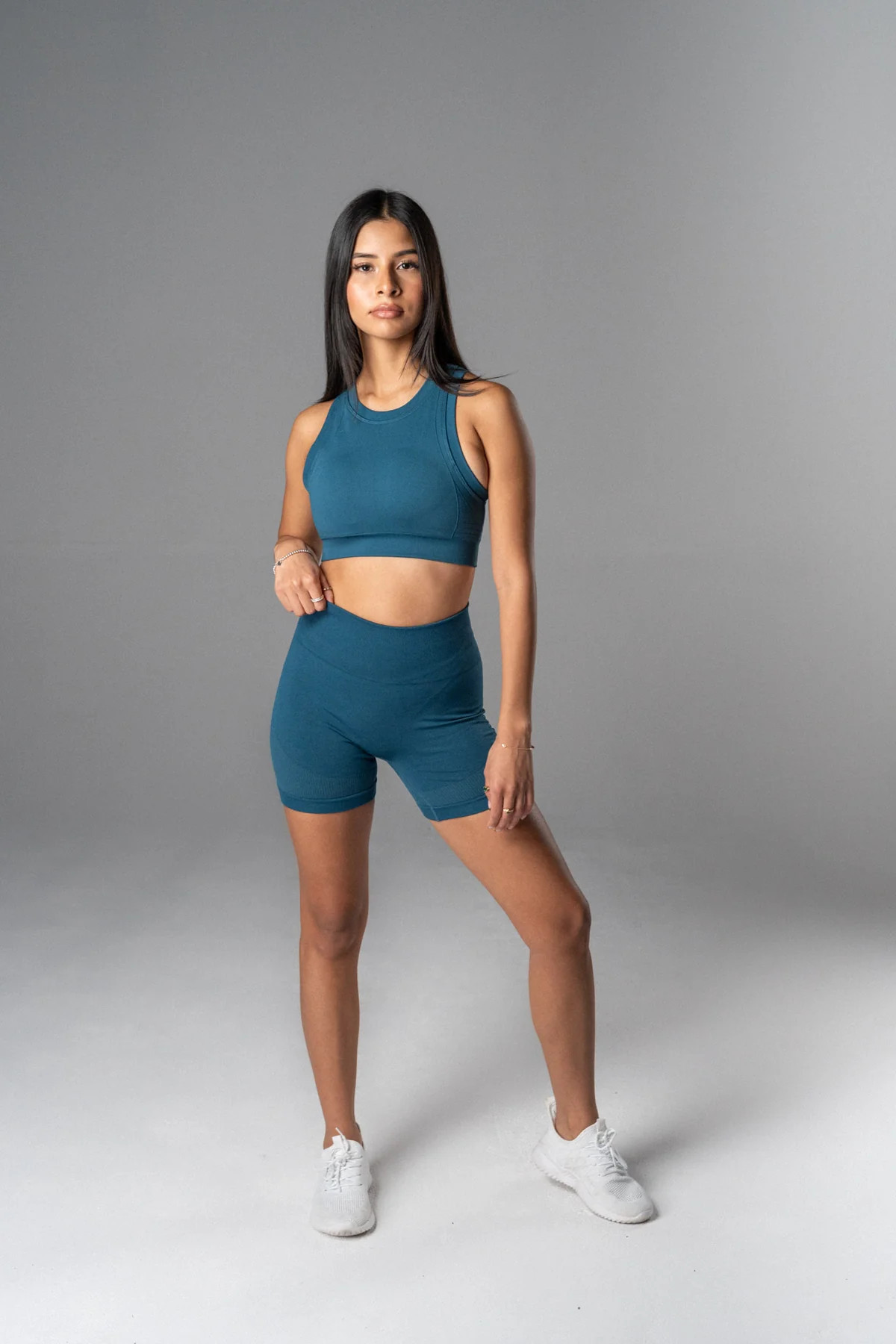 breakthrough seamless midi shorts 5" | Alyth Active