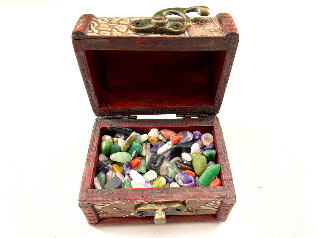 One Chest Full of the Mix Minerals,crystals,chest Treasures of the Earth,purple Crystals,small Mi... | Etsy (US)