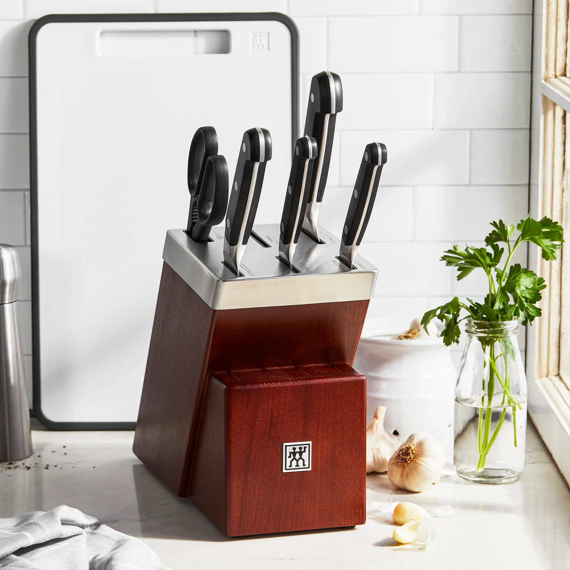 Home
	  
		
	  
	    /
	    Zwilling Pro 7-Piece Self Sharpening Knife Block Set | Sabavi Home