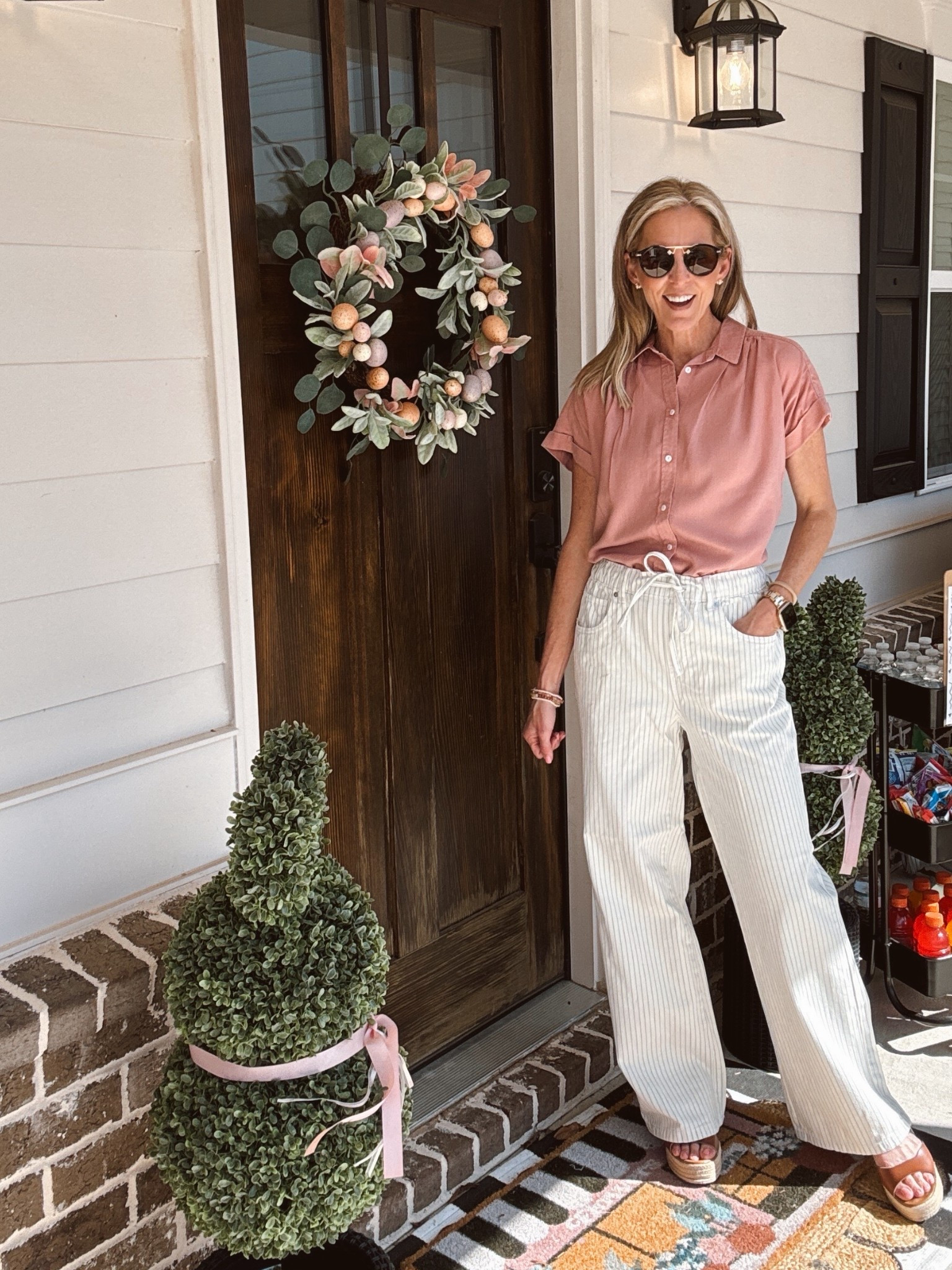 One of the biggest spring trends is here and it’s easy, flattering, and under $30. These pull on elastic waist jeans with the subtle indigo stripe are such a good throw-on-and-go pant for spring and summer. I also linked two solid color options, and every top styled with them is under $30 too, so you can switch it, change it, and rearrange it so many different ways. Wearing an extra small in all.

Comment PANTS and I’ll send you all the links.