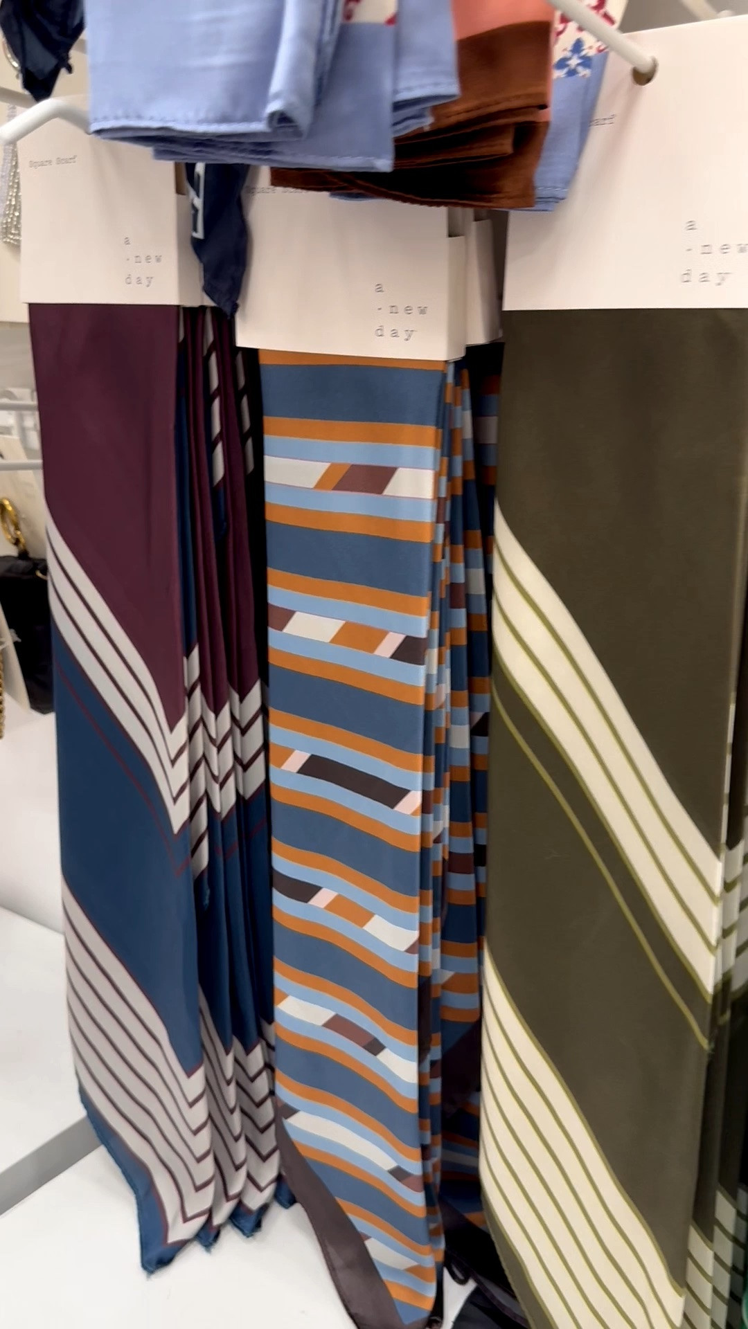 I love how a square scarf can add a little extra detail to your outfit, hair, or purse. These look a little moody for fall.✨

#scarf #squarescarf #falloutfit #target #satinsquarscarf #falloutfitideas #businesscasualoutfit #accessories

#LTKMidsize #LTKTall #LTKPlusSize