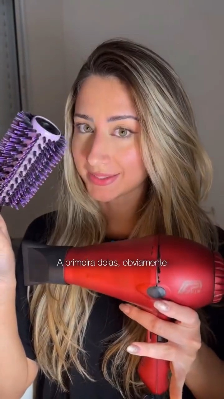 Tem tudo no link da bio ➡️ minhas indicações no app LTK ! 
Gostam de vídeos assim? 
.
.
.
.
#cabelo #escova #escovadecabelo #secador #secadordecabelo