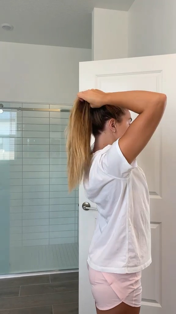 HAPPY THURSDAY 🫶🏻 the coffee syrup jar with flowers is everything to meee 

#LTKActive #LTKStyleTip #LTKHome