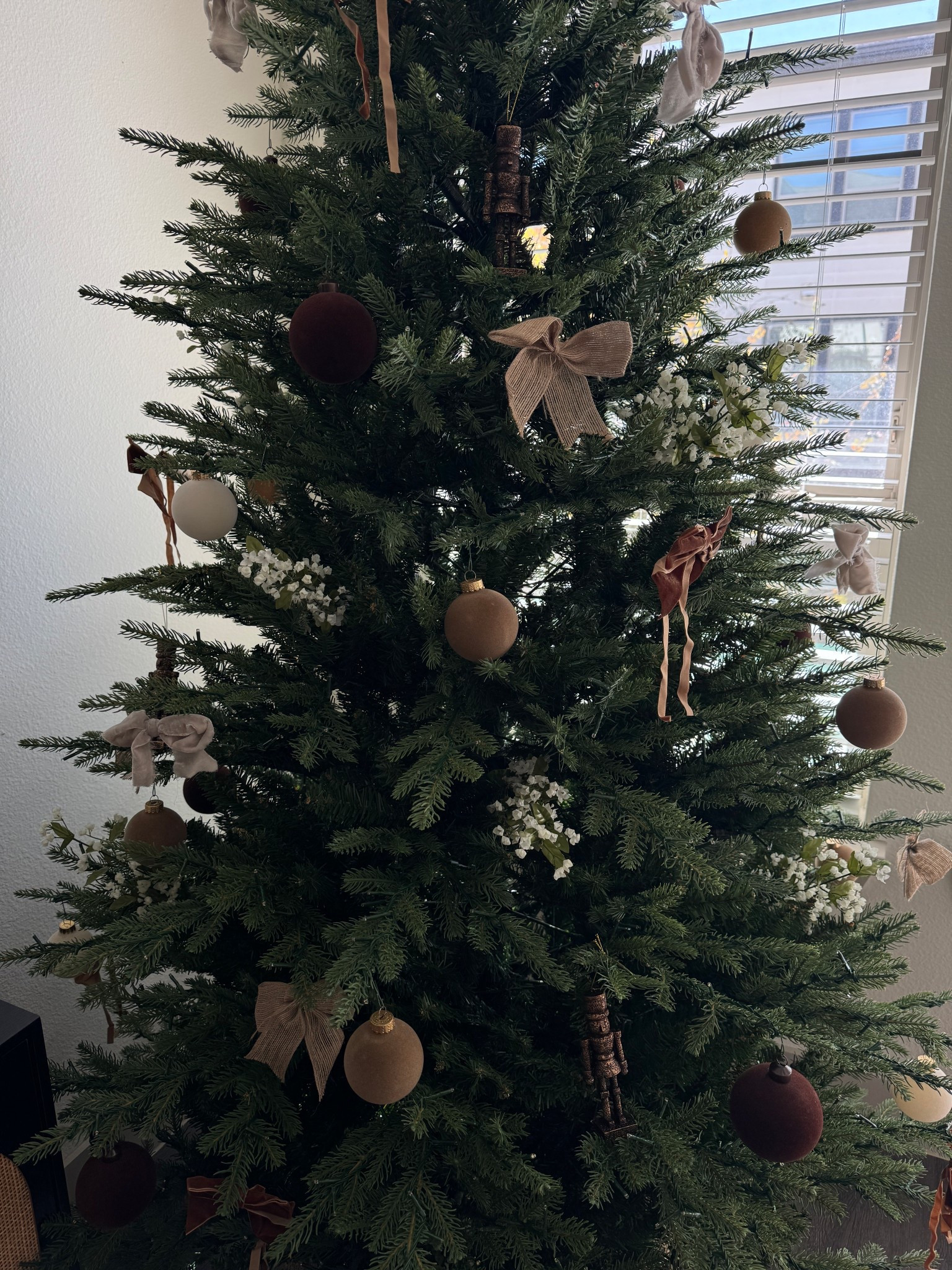 Christmas Tree Decor✨

#LTKFindsUnder50 #LTKHome #LTKStyleTip