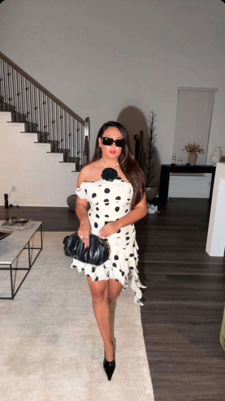 Polka dots remind me of my flamenco days 💃🏽🖤🤍 I actually ended up switching it up a bit and wore this dress a bit differently… event took place in a rooftop with gorgeous views, can’t wait to share more.
Tell me would you ladies wear this? Get this… it comes in black too 😮

A quien más le encanta el flamenco?!💃🏽 

#LTKParties #LTKMidsize #LTKWedding