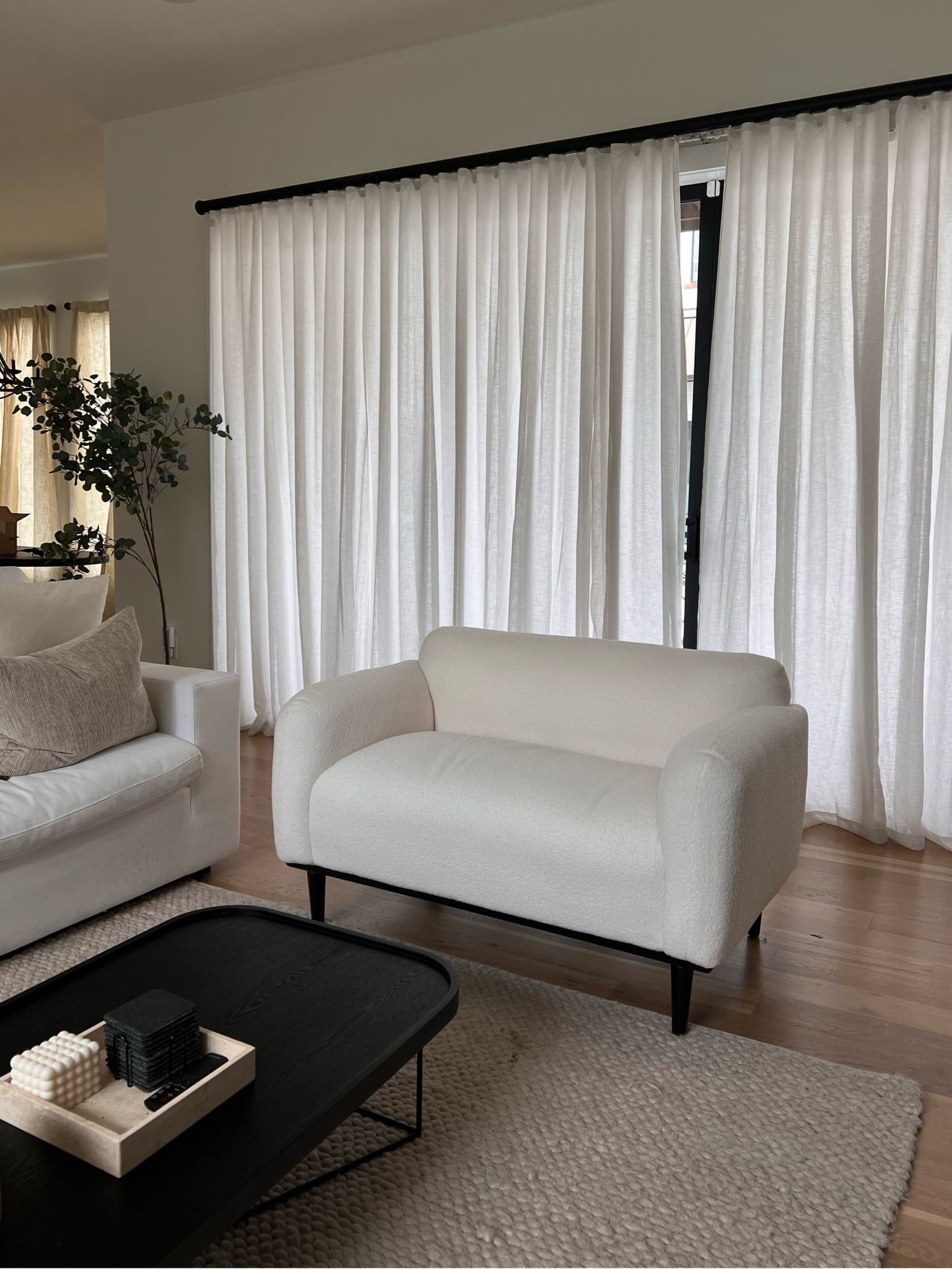 A love seat 🤍

#LTKhome #LTKstyletip