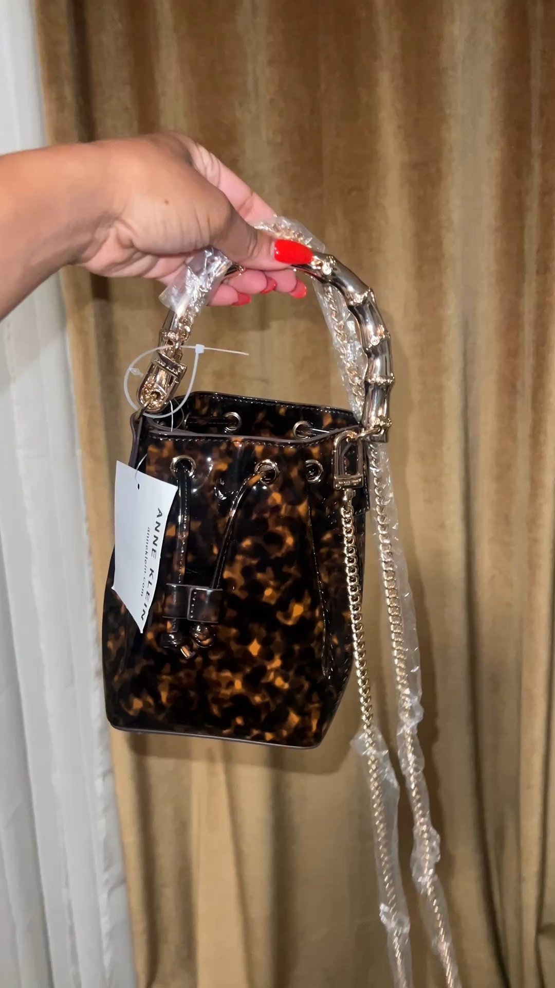 Animal print is the IT look for fall! 

Tortoise print | bucket bag | leopard print | mini purse 

#LTKItBag #LTKFindsUnder100 #LTKStyleTip