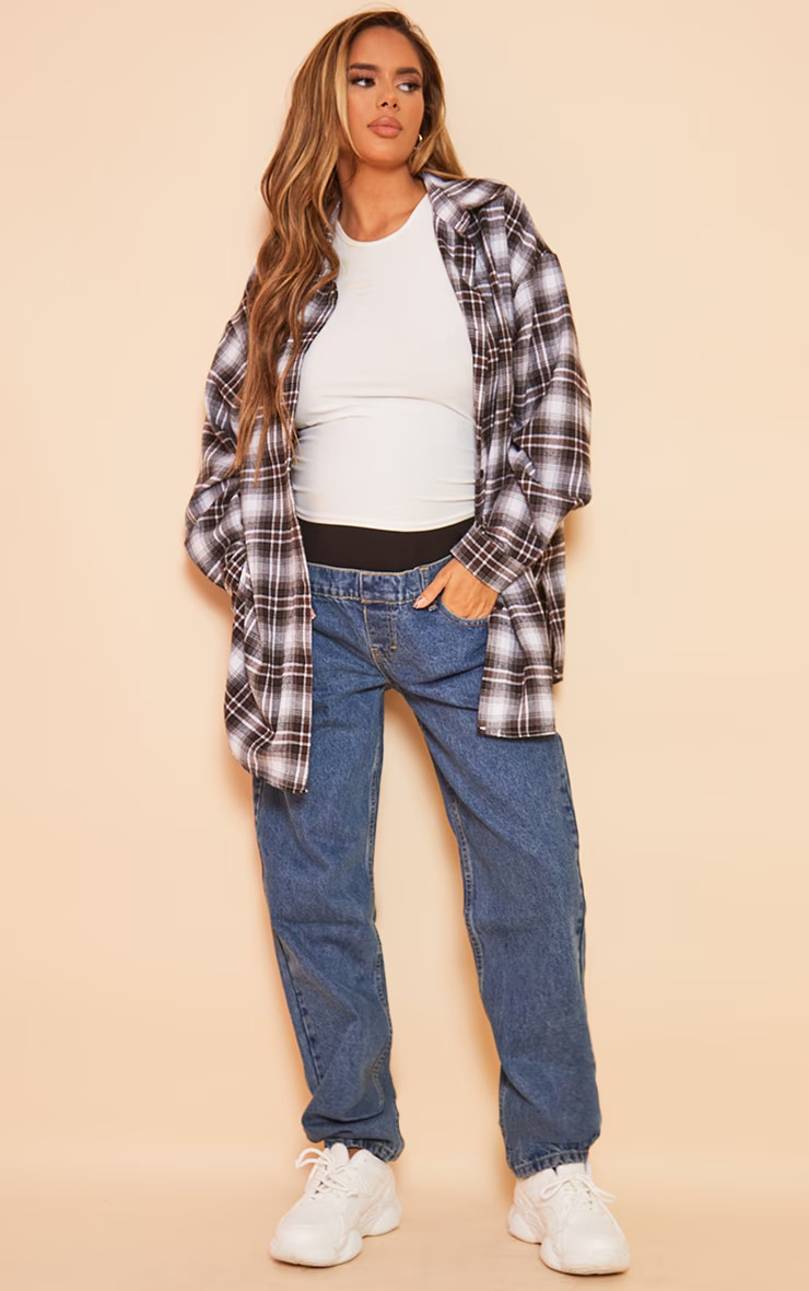 Maternity Blue Vintage Wash Mom Jeans | PrettyLittleThing US