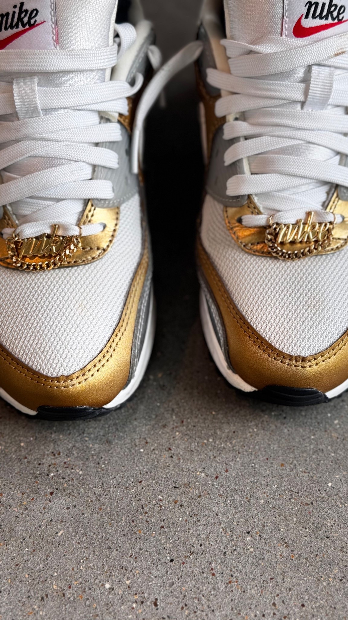Nike Air Max 90 - White Metallic Gold

#LTKShoeCrush