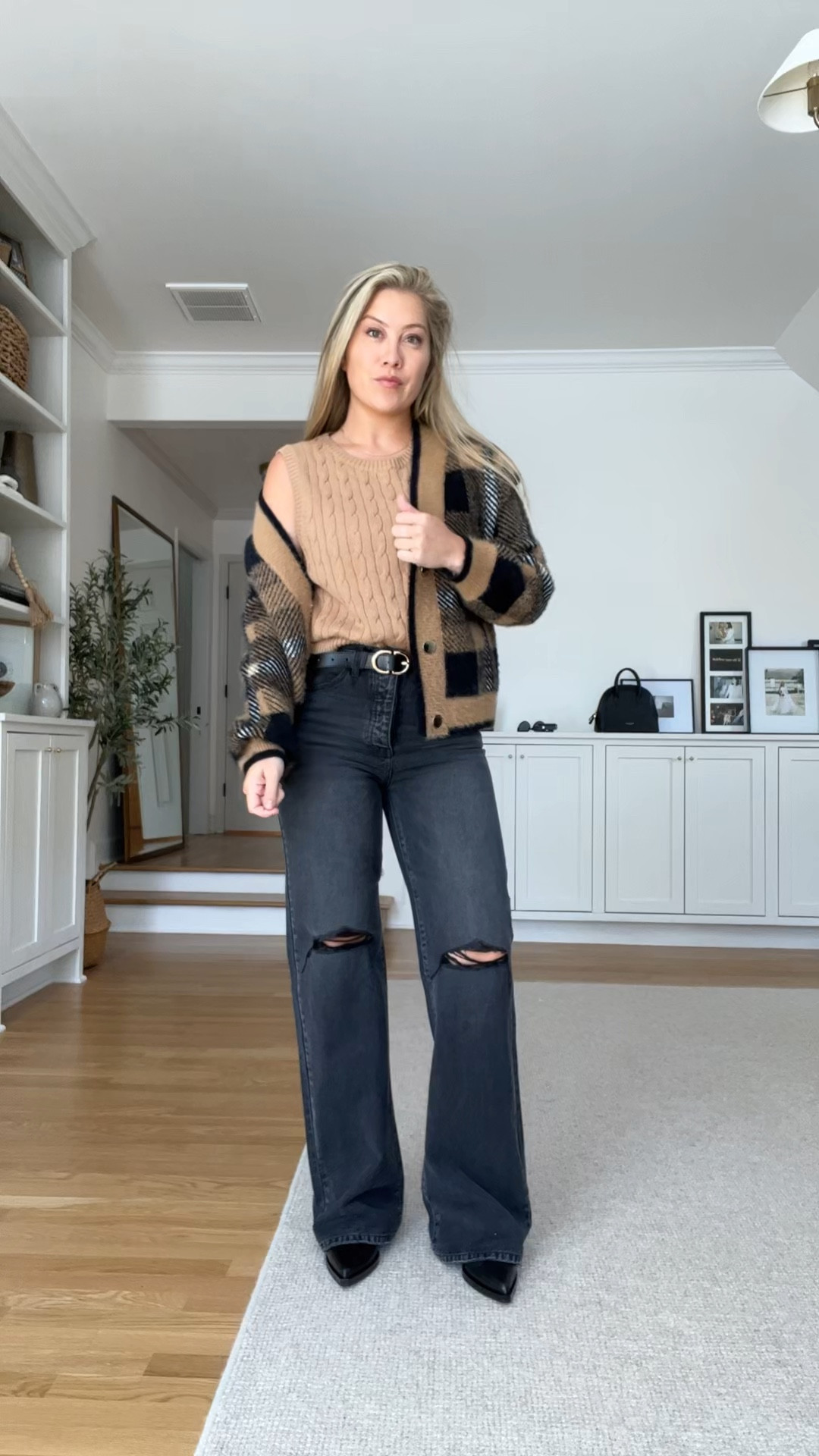 Is it fall yet? Casual outfit but elevated with the boot. 

Wearing a size 9 in the jeans normally a 28/29

#LTKfindsunder100 #LTKstyletip