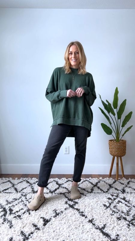 Thanksgiving outfit. Holiday outfit. Casual outfit. Aerie. Oversized sweatshirt. Flare leggings. Boyfriend tee. Basic tshirt. 

Tee: M
Flare leggings - M Long
Sweatshirt - S (No need to size up for an oversized look. I'm a S/M and the S is plenty oversized.)
Jeans - 4 Tall
Clogs - 9

#LTKSeasonal #LTKunder50 #LTKsalealert