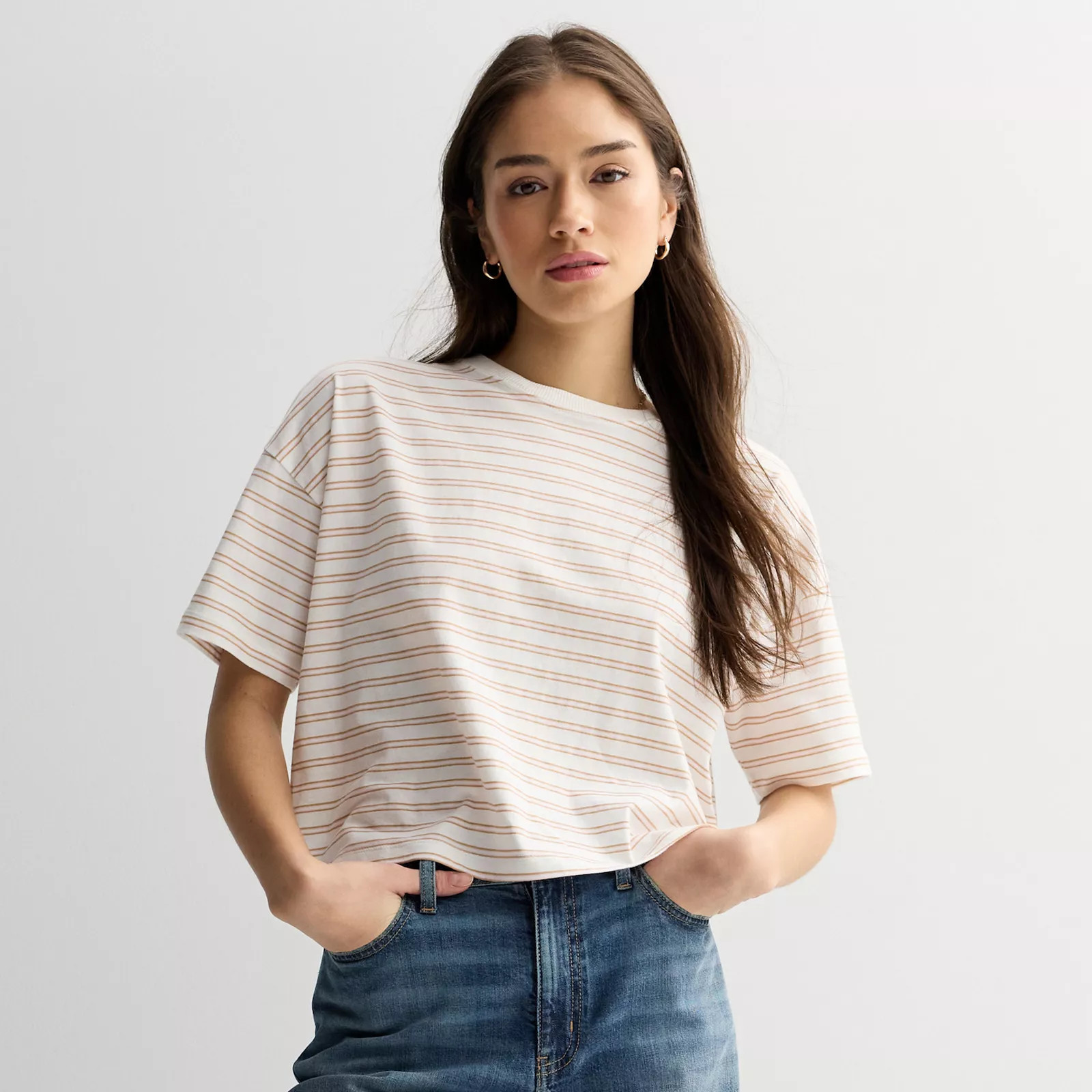 Juniors' SO® Short Sleeve Boxy Cropped T-Shirt | Kohl's