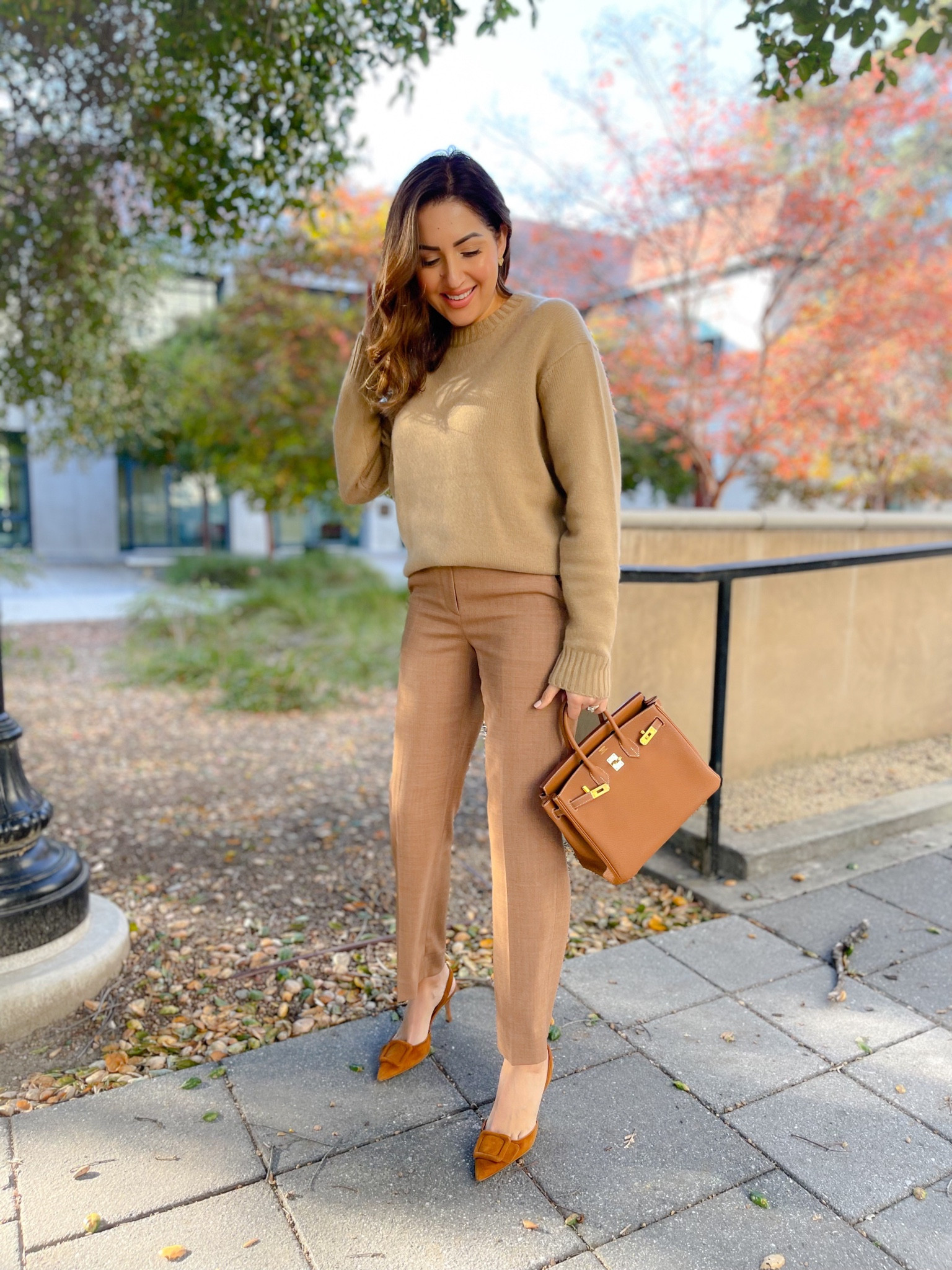 Wishing everyone a fabulous Monday! 🤎

Frame sweater oversized. I sized down. 
Jcrew trousers true to size.
Manolo Blahnik shoes. 
Hermes Birkin! 


#LTKsalealert #LTKworkwear #LTKfindsunder100