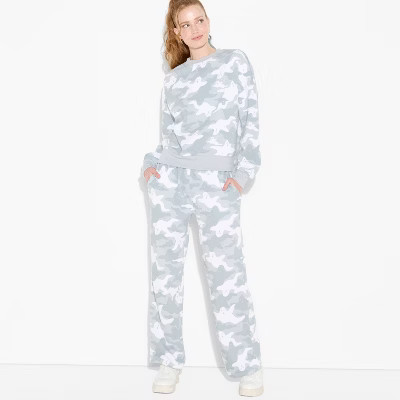 Women's Camo Ghost Fleece Graphic Sweatshirt - Gray | Target