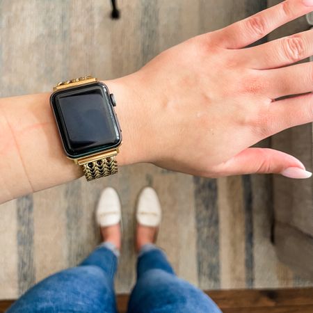 This new Apple Watch band arrived and I’m already obsessed! The gold chain link elevates the watch. 

#LTKworkwear #LTKfindsunder50 #LTKstyletip