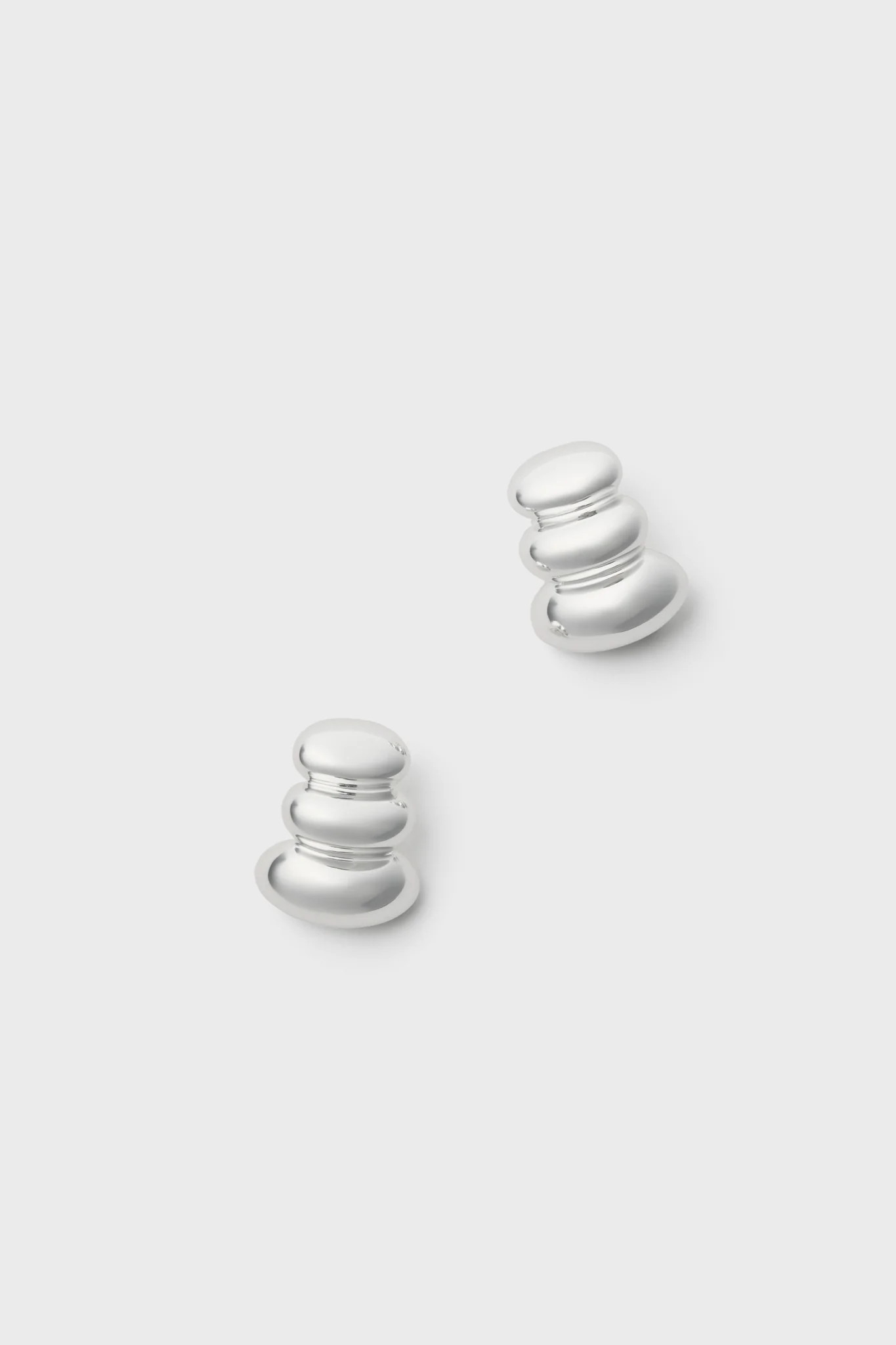 High Polish Silver Non-Stop Earrings | Tuckernuck (US)