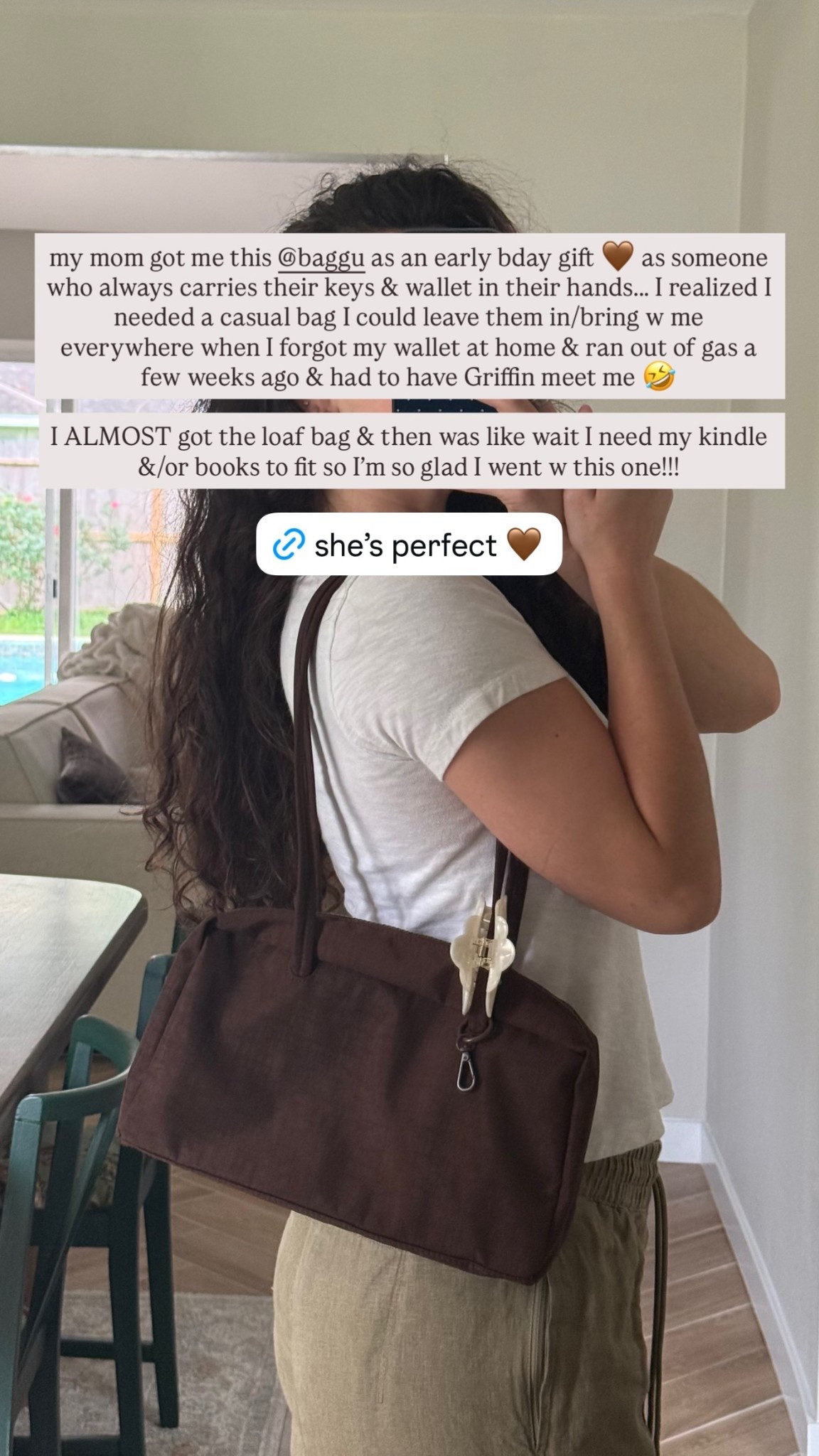 my mom got me this @baggu as an early bday gift 🤎 as someone who always carries their keys & wallet in their hands... I realized I needed a casual bag I could leave them in/bring w me everywhere when I forgot my wallet at home & ran out of gas a few weeks ago & had to have Griffin meet me 🤣

I ALMOST got the loaf bag & then was like wait I need my kindle &/or books to fit so I’m so glad I went w this one!!!