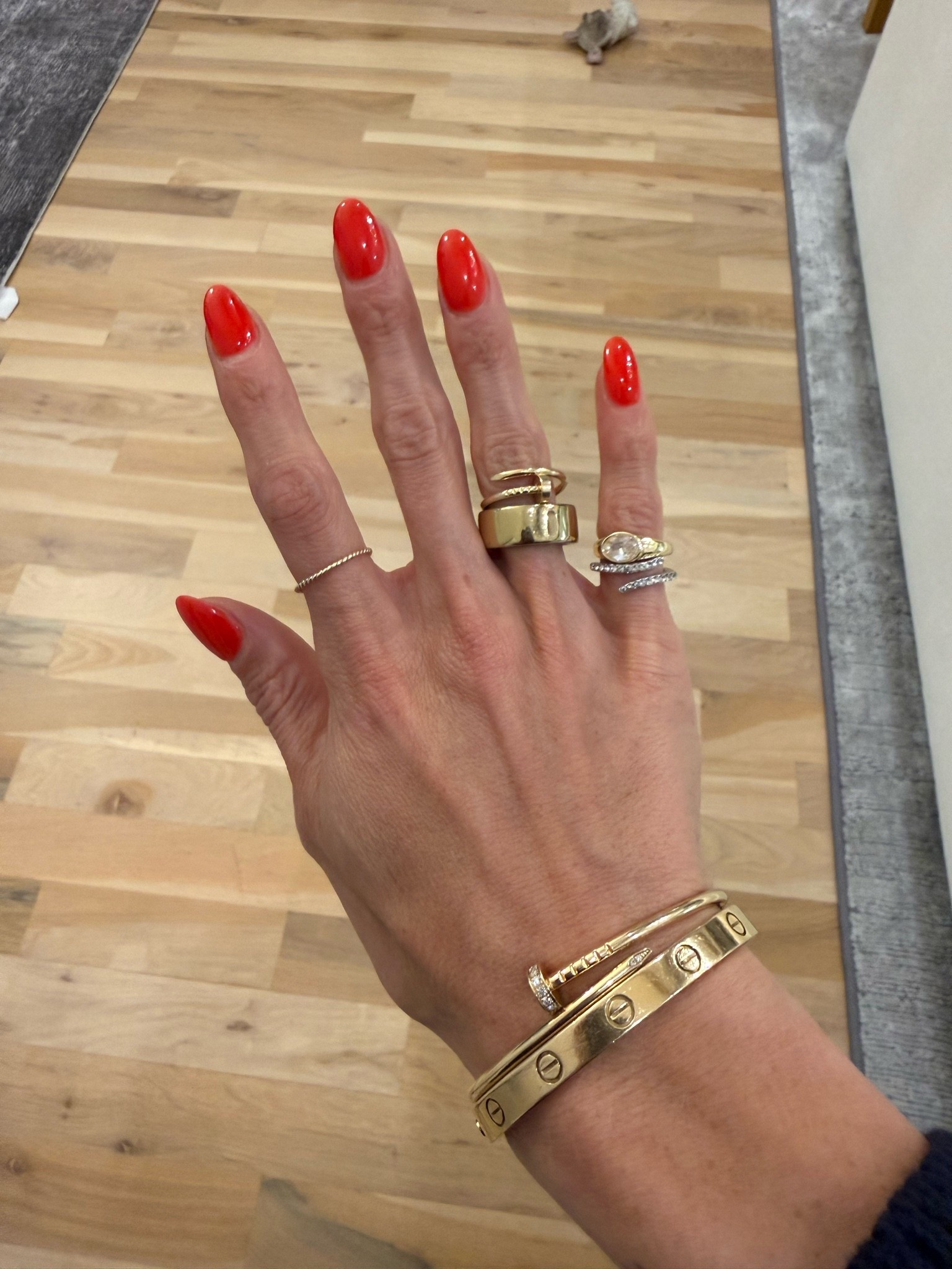 Stunning pinky rings that look so expensive and come in smaller sizes