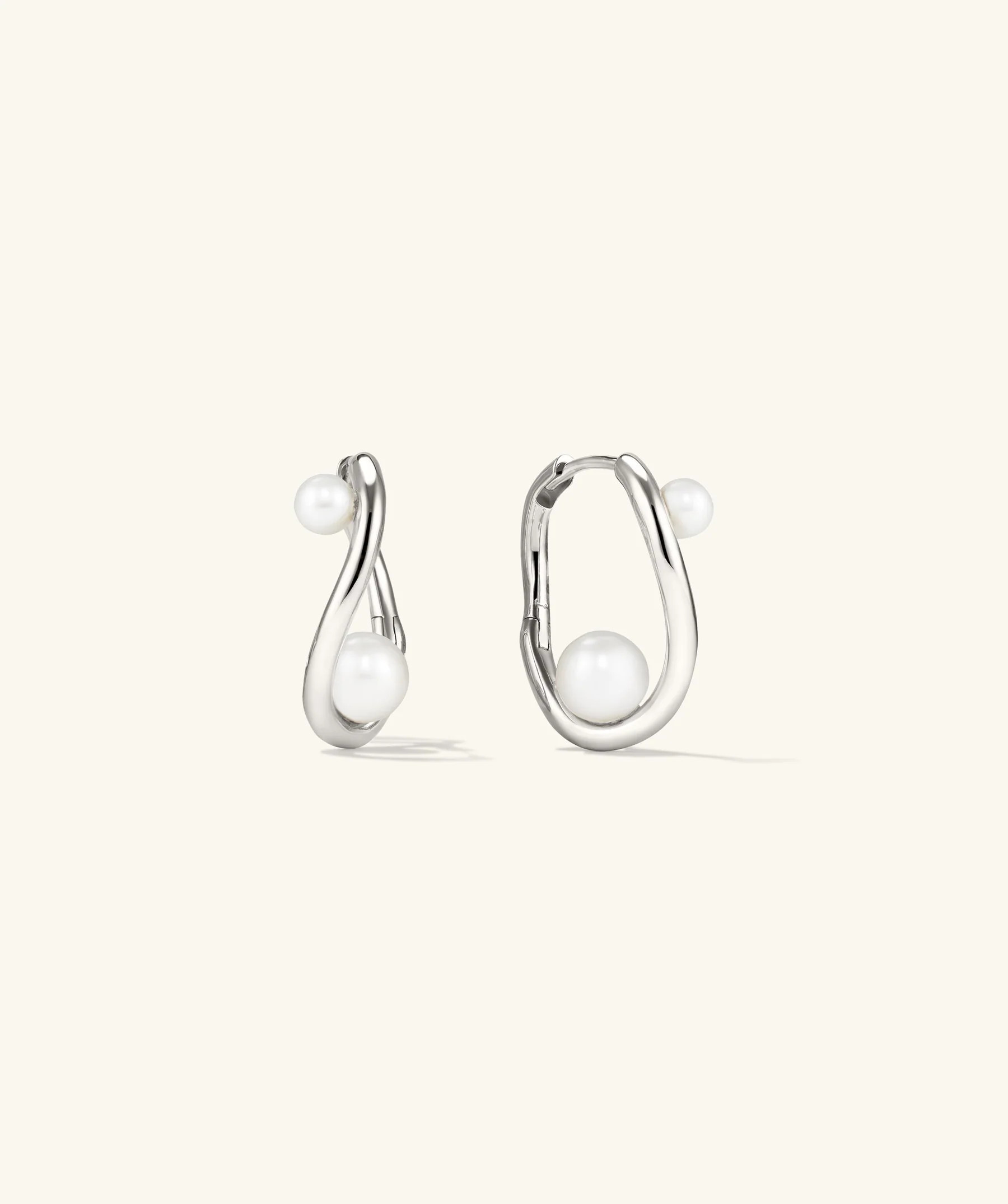 Dôme Figure Pearl Hoops | Mejuri Fine Crew