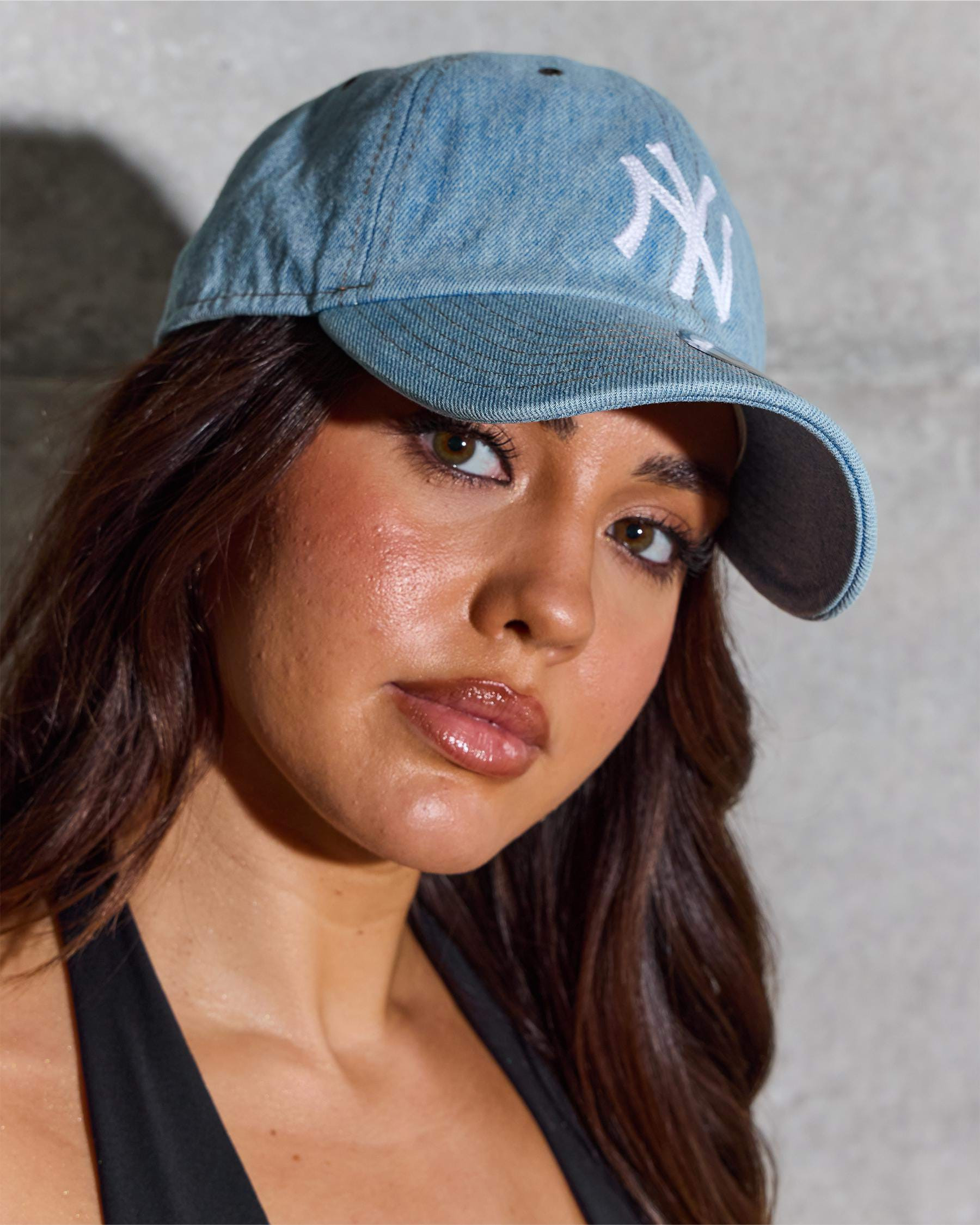 New Era Women's New York Yankees Cap in Washed Denim/Toasted Peanut/White | City Beach (US)