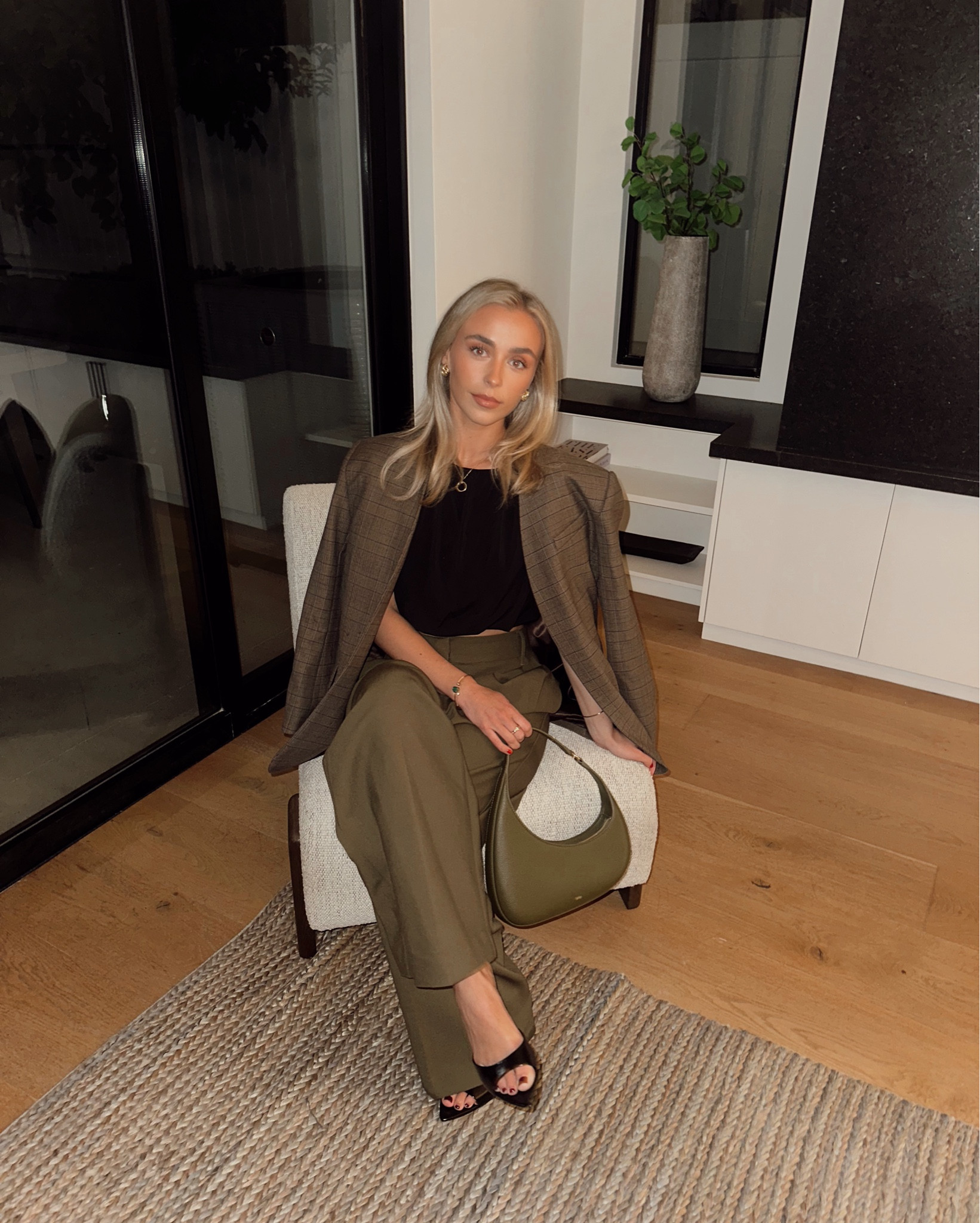 Matched my outfit to the ✨bag✨🫒 

#LTKwinter #LTKuk #LTKdatenight