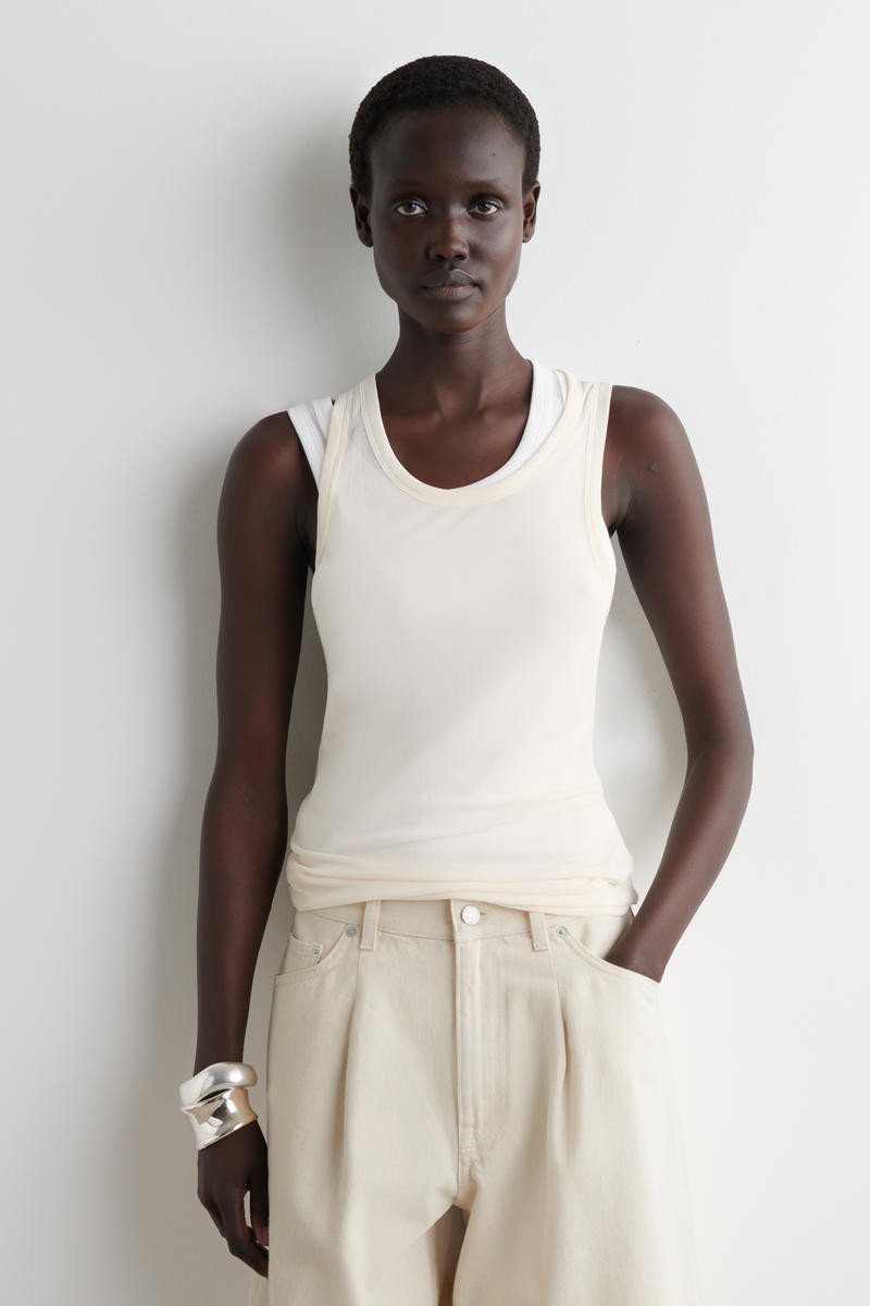Geripptes Tanktop Aus Seide | COS (EU)
