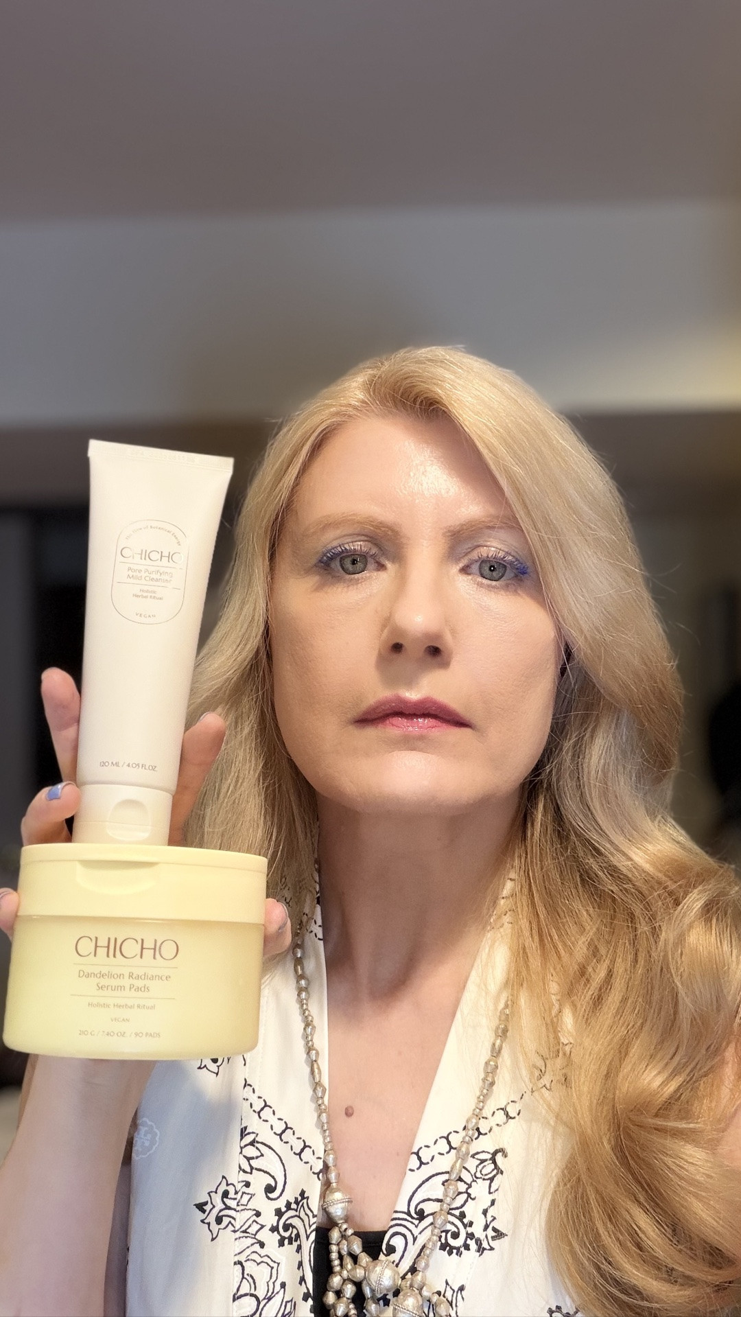 ✨ The Early Summer Glow Reset ✨

As the weather starts getting warmer, I like to focus on two things: keeping my pores clear and making sure my skin stays hydrated and radiant without feeling heavy.

My current combination is the perfect reset for early summer skin. ☀️🌿

🫧 Step 1: CHICHO Pore Purifying Mild Cleanser

This creamy scrub-to-foam cleanser helps deeply cleanse pores while still feeling gentle on the skin.

✨ Job’s Tears Seed Powder + PHA help smooth rough texture
✨ Helps remove pore impurities and buildup
✨ 84% moisturizing complex with 5 Ceramides + Cholesterol
✨ Leaves my skin feeling clean, soft, and comfortable

🌼 Step 2: CHICHO Dandelion Radiance Serum Pads

These oversized serum-soaked pads are one of my favorite quick morning skincare steps.

✨ 80.2% Dandelion Biome + Lotus
✨ Helps hydrate and boost radiance
✨ Jumbo pads work like mini sheet masks
✨ Makes my skin look fresh, dewy, and makeup-ready in just a few minutes

I usually leave them on for 3 minutes while getting ready, then pat in the remaining essence before makeup.

Both products are acne-safe and non-comedogenic, making them a great option for anyone looking for glow without clogging pores. 💛

✨ Clearer pores.
✨ Smoother texture.
✨ Fresh, healthy-looking glow.

That’s my early summer skin reset. ☀️.

Gifted by @chicho.beauty @chicho.beauty.us 
#CHICHO #KBeauty #KoreanSkincare #complimentary #skincare

#LTKselfcare #LTKBeauty #LTKmomlife