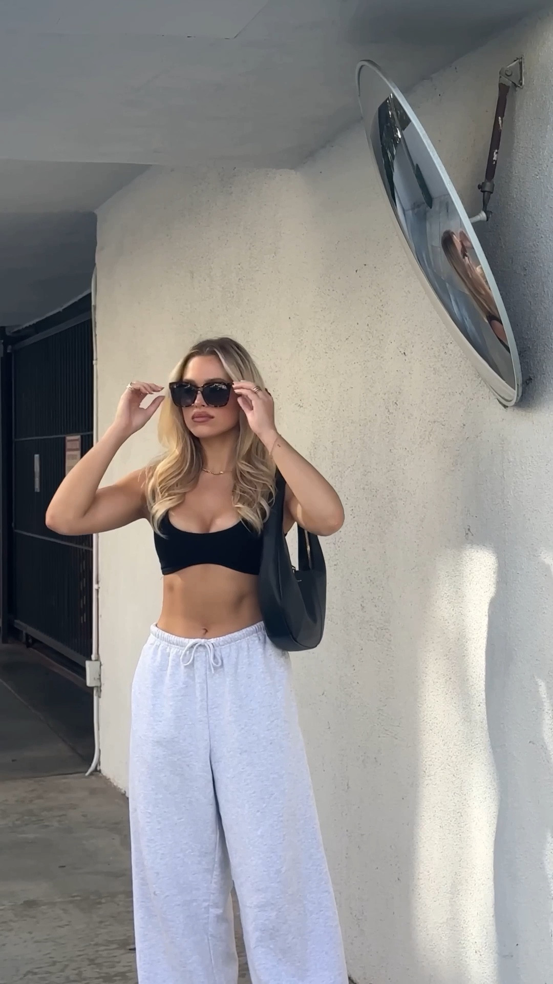 I could live in these sweatpants, seriously SO good (wearing a size small in them) 

#LTKStyleTip #LTKFindsUnder50 #LTKActive