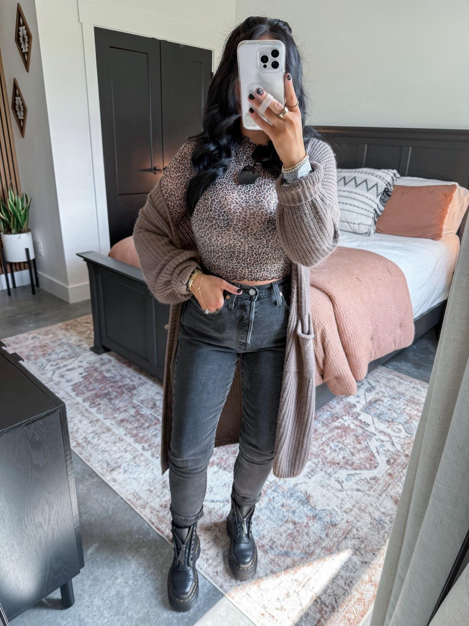 Leopard Print Fall Outfit 🐆

Leopard Top - small
Bralette - medium (wearing the brown color here)
Cardigan - small (nutmeg)
Jeans - 27

Leopard print & black is the best combo! 👏🏼 I love this mesh top so much (I've had it for well over a year and have styled it so many different ways!) I layered it under this duster cardigan (have it in multiple colors - it's so good!) and finished the looked with these washed out black Levi's and my platform doc martens! 🖤



#LTKFindsUnder50 #LTKPetite #LTKFindsUnder100