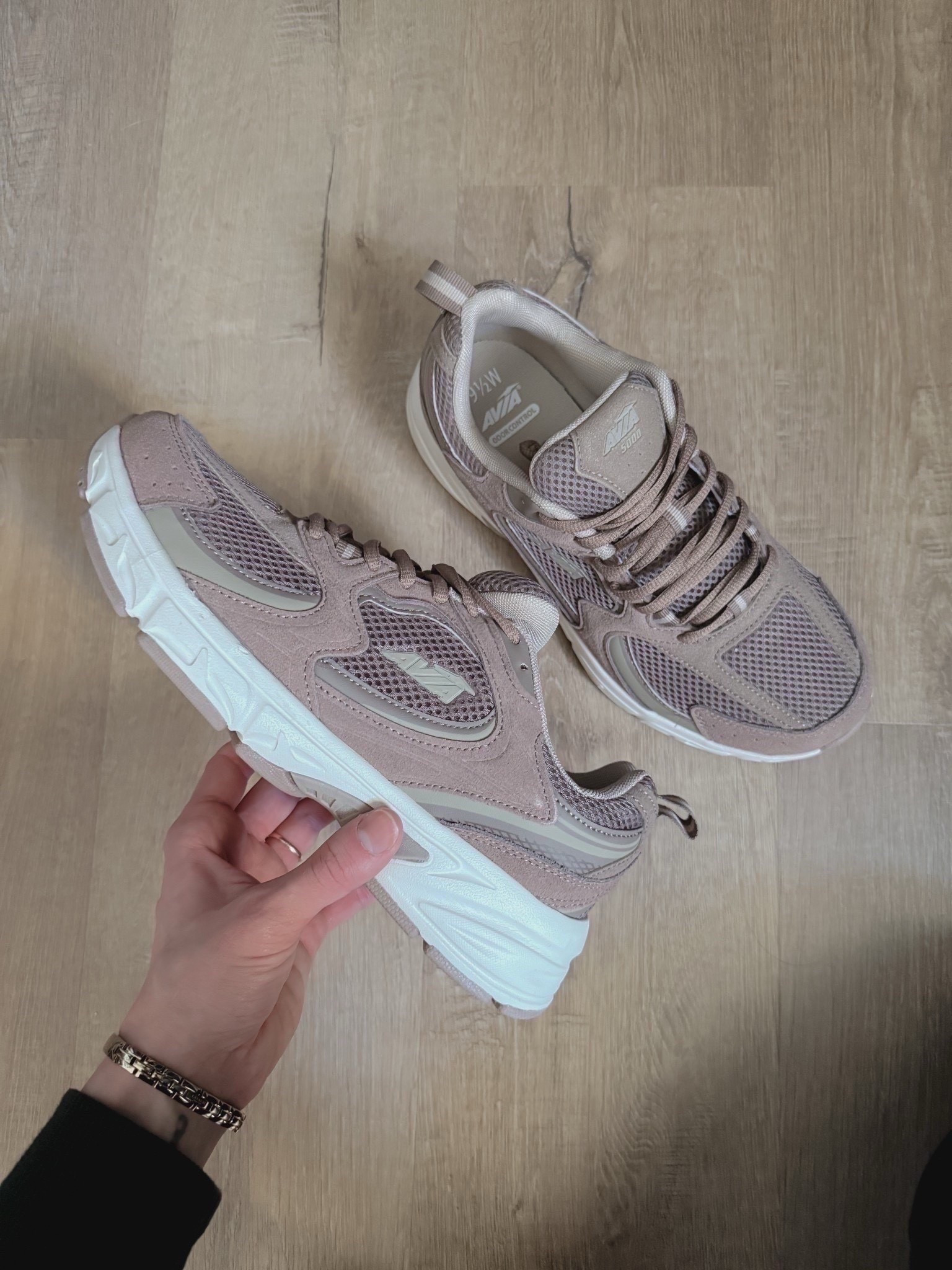 LOVE these Walmart sneakers under $25! Fit TTS! 



#LTKfitnessgoals #LTKmomlife #LTKgrwm