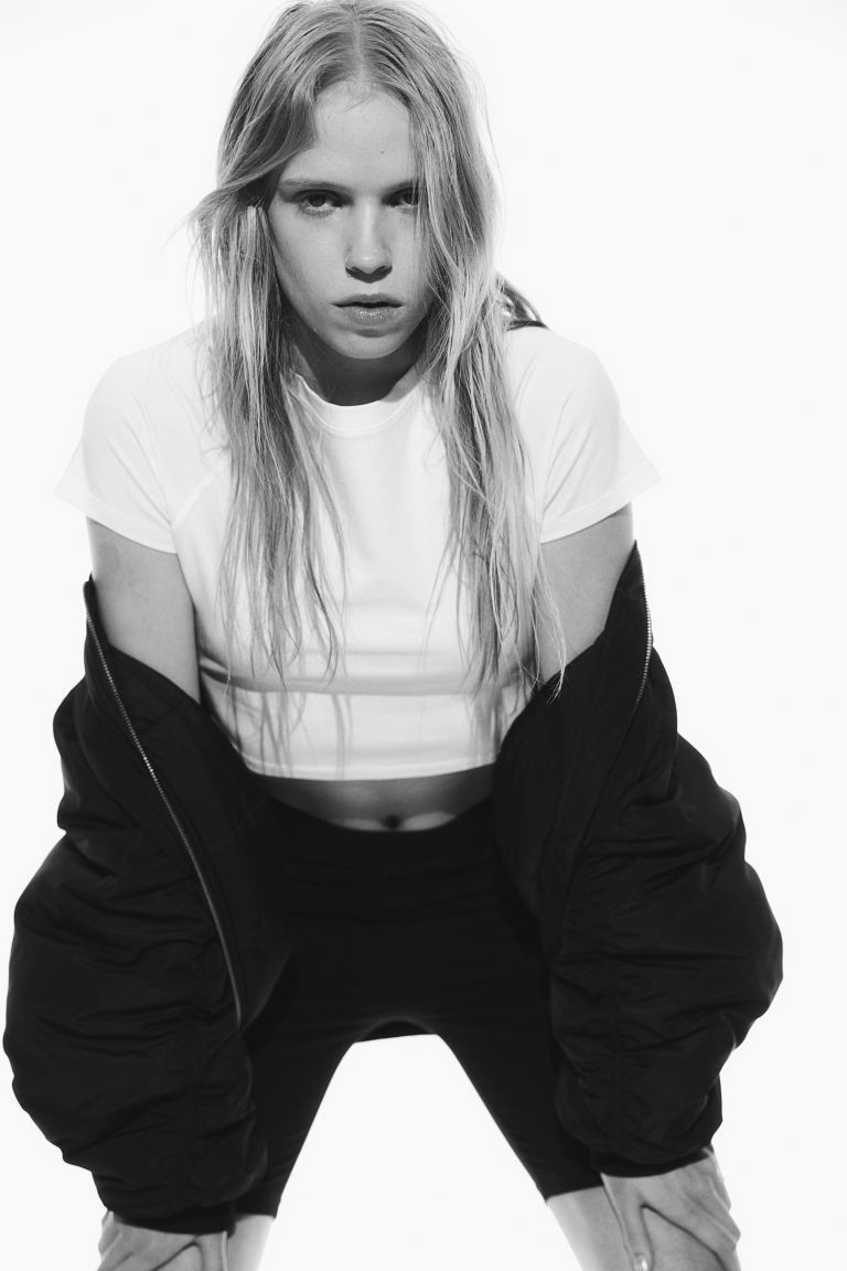 Short T-shirt | H&M (US + CA)