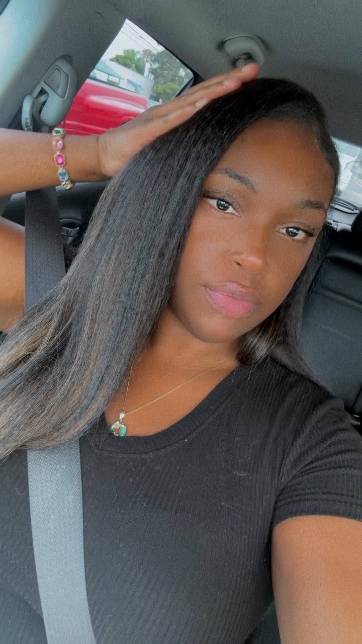 Seamless kinky straight clip ins (2 packs)

#LTKBeauty #LTKSaleAlert #LTKFindsUnder100