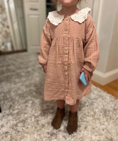 Love this little girls dress from H&M for fall. It would work great for family photos, Thanksgiving, etc! I found it runs big, if between sizes I would size down. 

#LTKkids