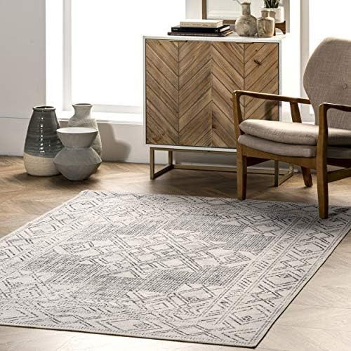 nuLOOM Mia Machine Washable Geometric Medallion Area Rug, 5' x 8', Light Grey | Amazon (US)