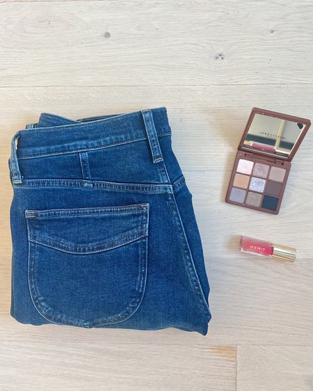 The best Madewell jeans, my new fave eyeshadow palette, and fabulous gloss from Merit. My Tuesday Top Finds for January. 

#LTKfindsunder100 #LTKbeauty #LTKfindsunder50