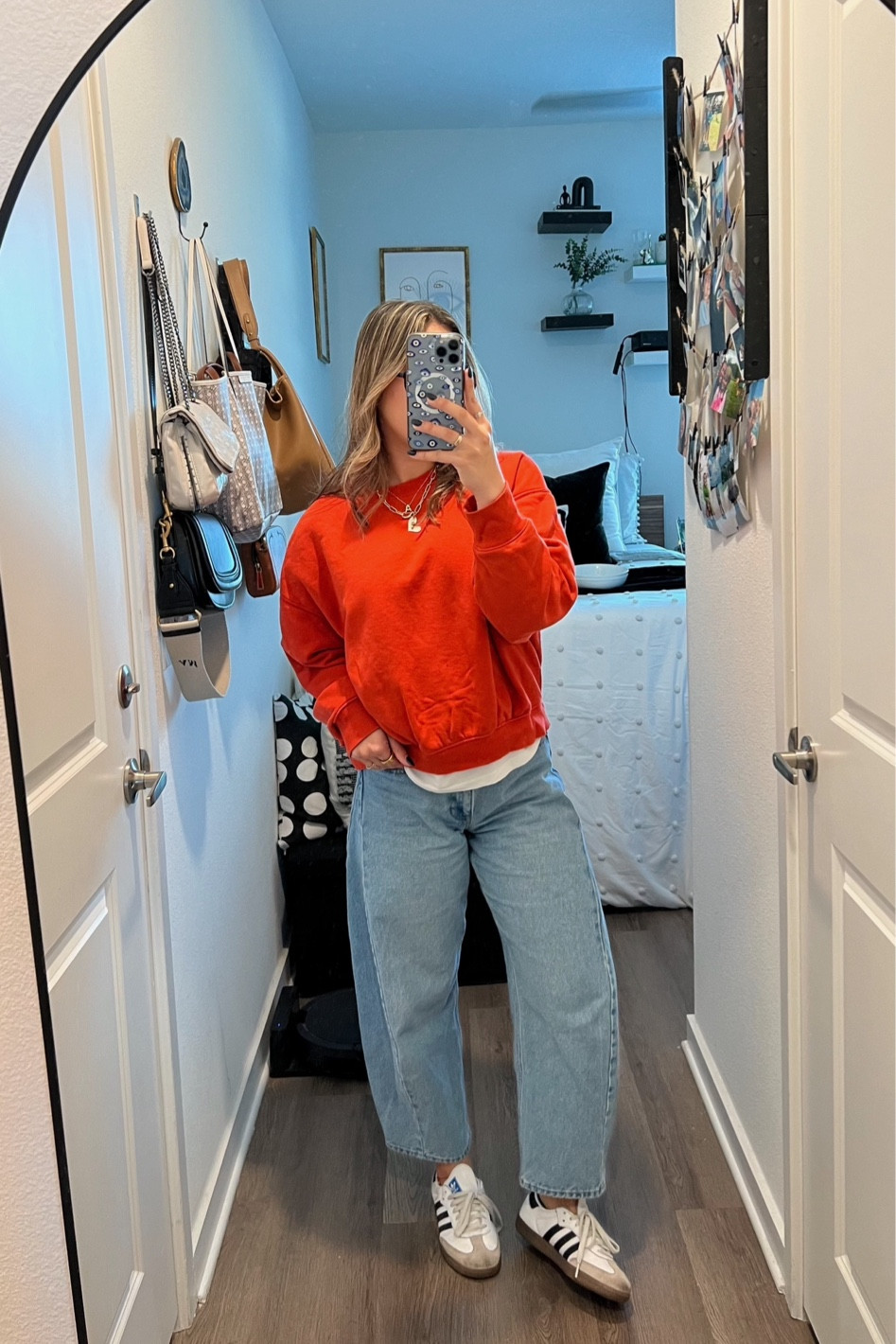 Outfit for class🎧⚡️ 

outfit for class, college student, college outfits, university student, student outfits, barrel jeans, jeans, balloon style jeans, sweatshirt

#LTKFindsUnder50 #LTKStyleTip #LTKFindsUnder100