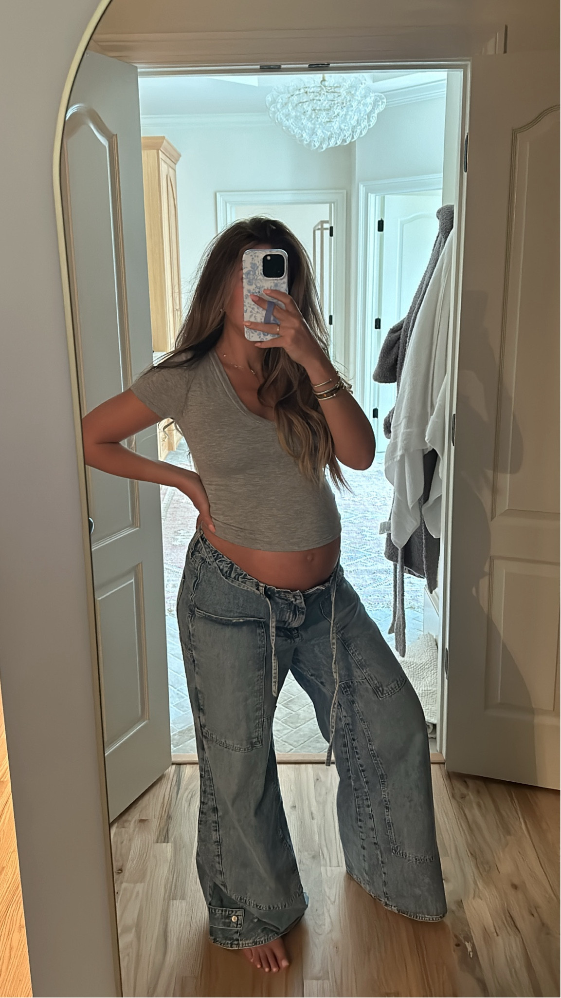 bump friendly jeans … kind of lol
Stretchy waist band but definitely size up 
I got the medium 


#LTKstyletip #LTKbump