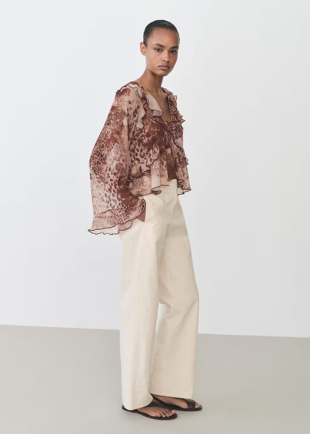 Printed blouse with ruffles and bow detail brown - Woman - 10 - MANGO | MANGO (UK)