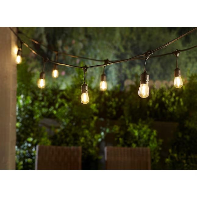 Harbor Breeze 24-ft Plug-in Black Outdoor String Light with 12 White-Light LED Edison Bulbs | Lowe's